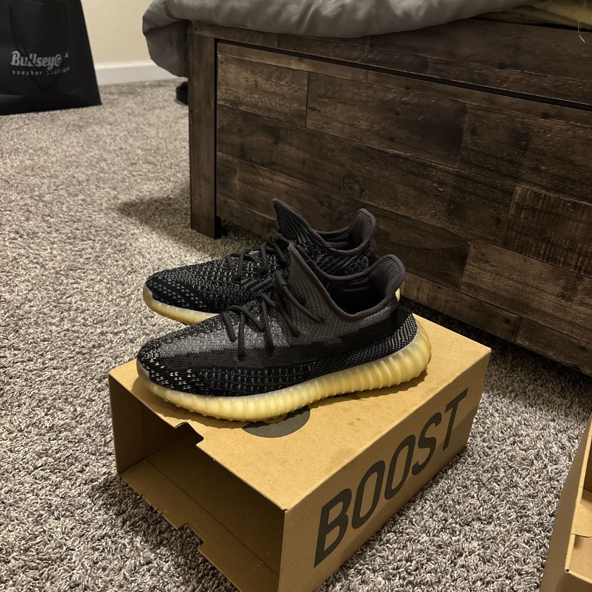 Adidas Yeezy carbon Size US 7 / EU 40 - 2 Thumbnail