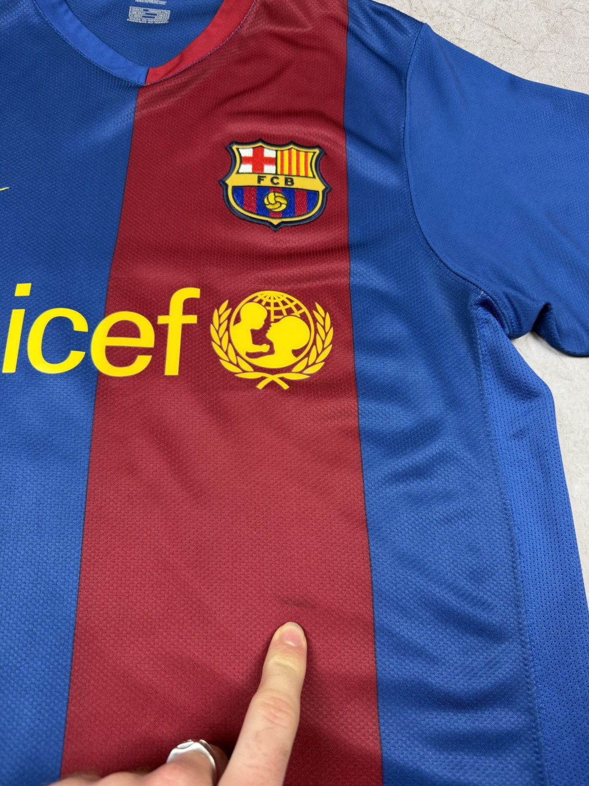 Nike Nike FC Barcelona 2008/09 — Gudjohnsen #7 Jersey Size M Size US M / EU 48-50 / 2 - 4 Thumbnail