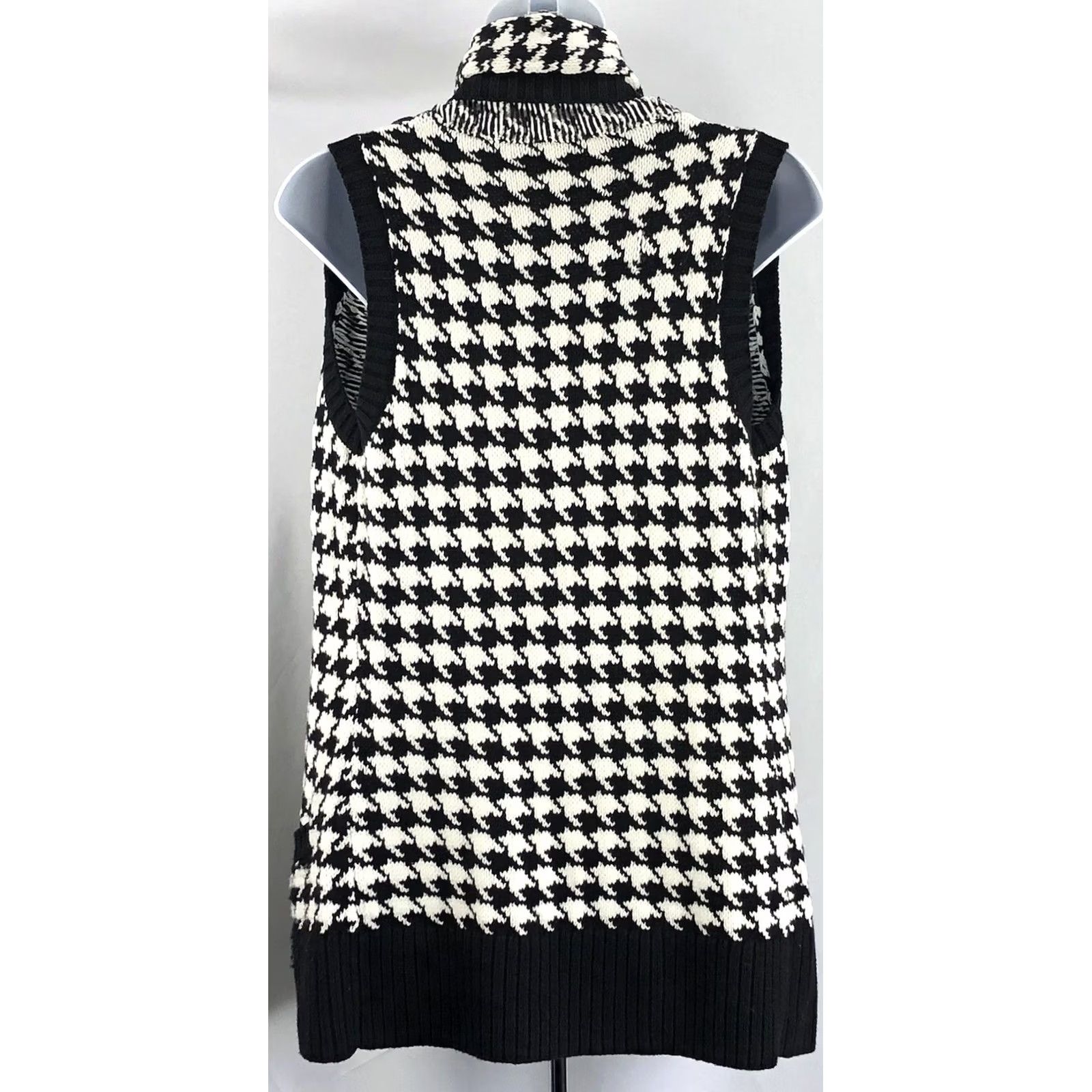 Vintage Chicos Sleeveless Cardigan Sweater Vest Small Black White Herringbone Collar 90s Vintage Academia Classic Womens Vest Size S / US 4 / IT 40 - 3 Thumbnail