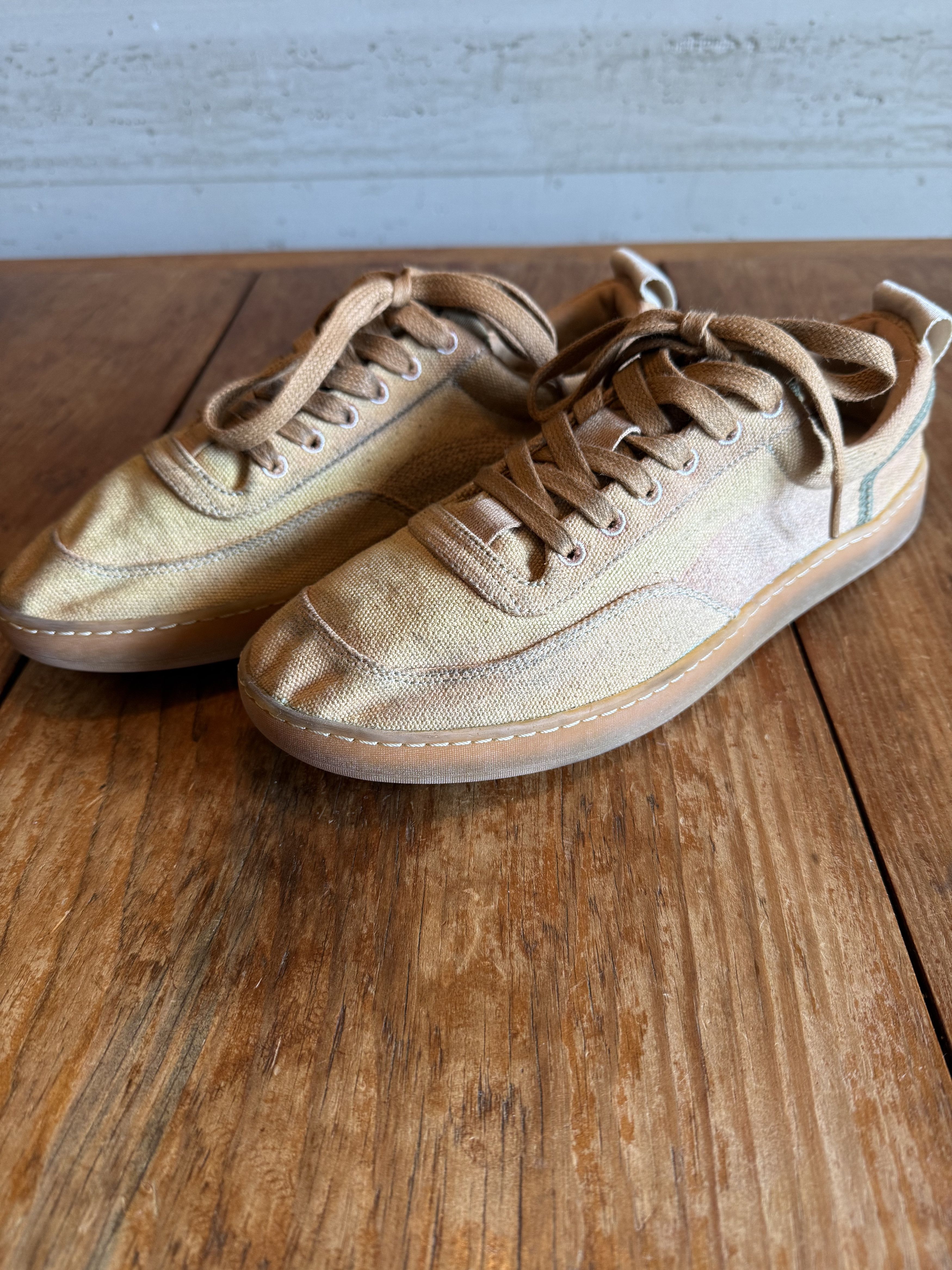 Everlane Everlane Tan Hand Dyed Canvas Sneakers, Men's US10 Size US 10 / EU 43 - 2 Thumbnail
