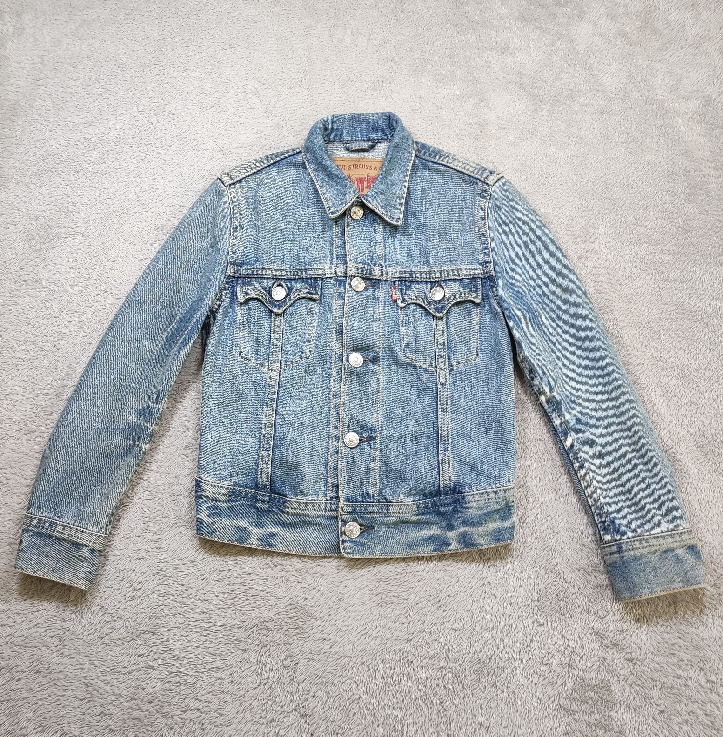 Levi's Levi’s Vintage Distressed faded Denim Trucker Jacket Size M Size M / US 6-8 / IT 42-44 - 1 Thumbnail