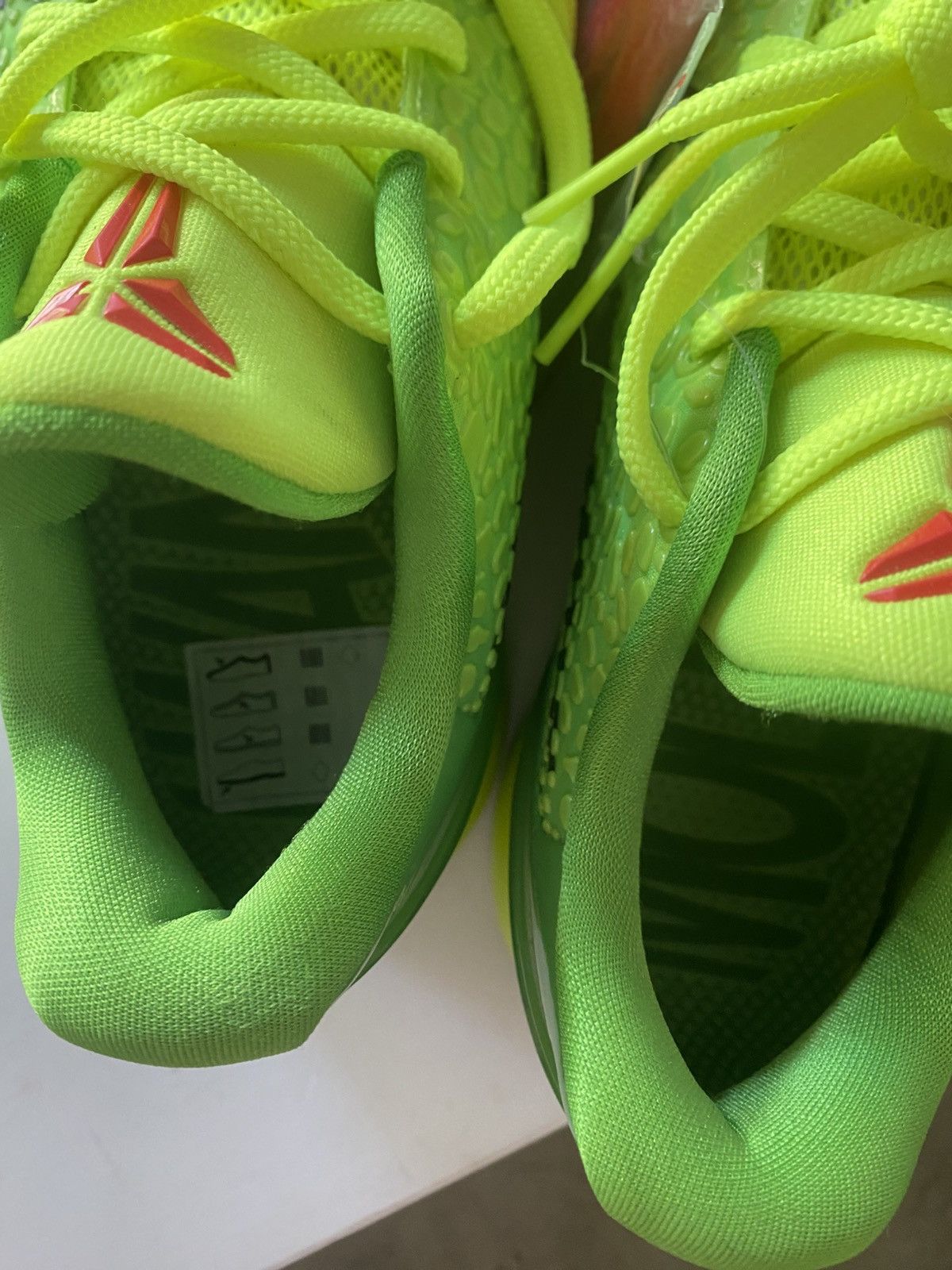 Nike Nike Kobe 6 Grinch Brand New No Box Size US 9.5 / EU 42-43 - 4 Thumbnail