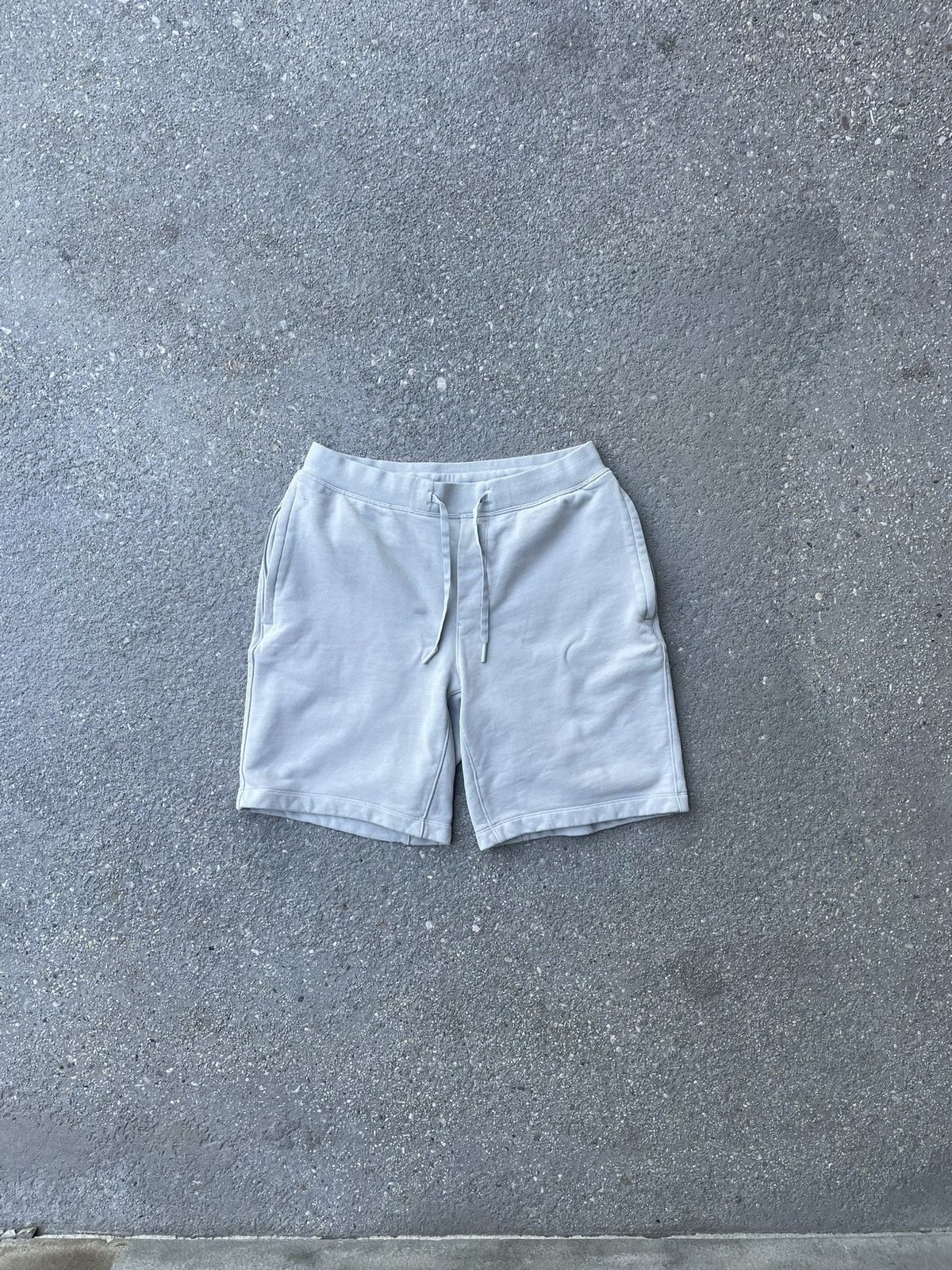 Lululemon Light Gray Lululemon Sweat Shorts Size US 32 / EU 48 - 1 Thumbnail