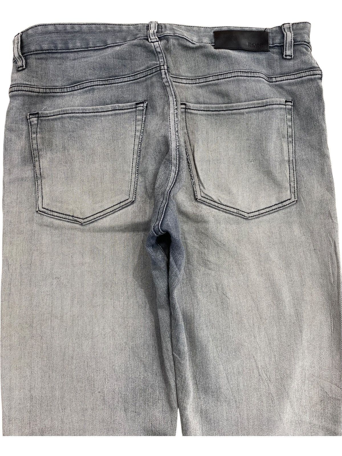 Hugo Boss Hugo Boss Brand Faded Wash Style Loose Jeans Size US 34 / EU 50 - 4 Thumbnail