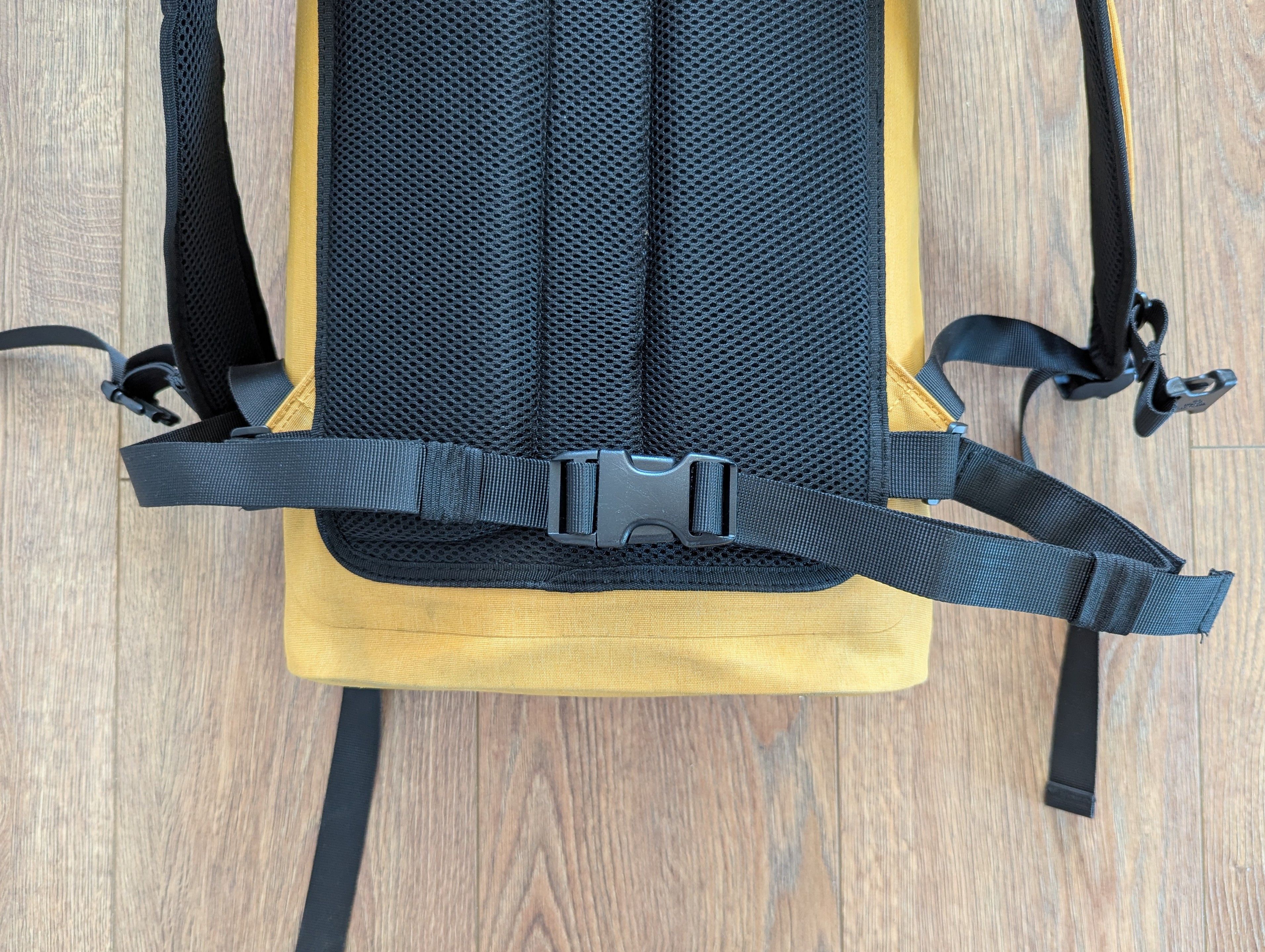 Other Wili Wili Tree Roll Top Backpack Light Sunset 20L Unisex Size ONE SIZE - 15 Thumbnail