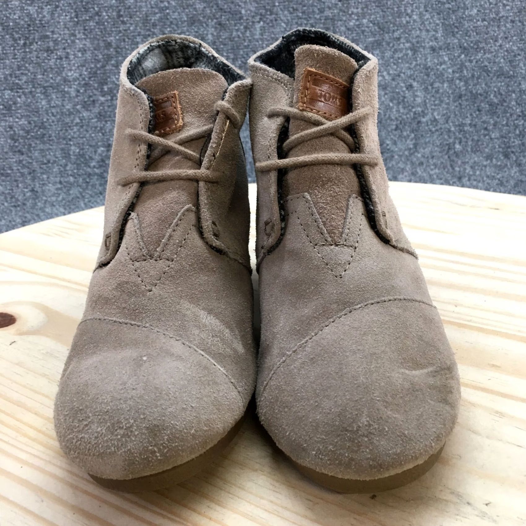 Toms TOMS Desert Wedge Ankle Bootie Boots Brown Suede Lace Up 6.5 Women’s Boot IE Size US 7 / IT 37 - 5 Thumbnail