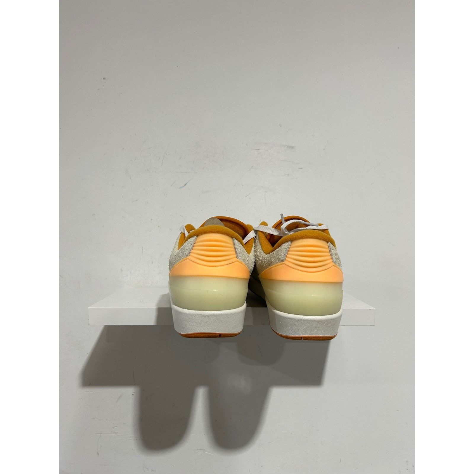 Nike JORDAN 2 RETRO LOW CRAFT MELON TINT SIZE 11.5 PREOWNED Size US 11.5 / EU 44-45 - 4 Thumbnail