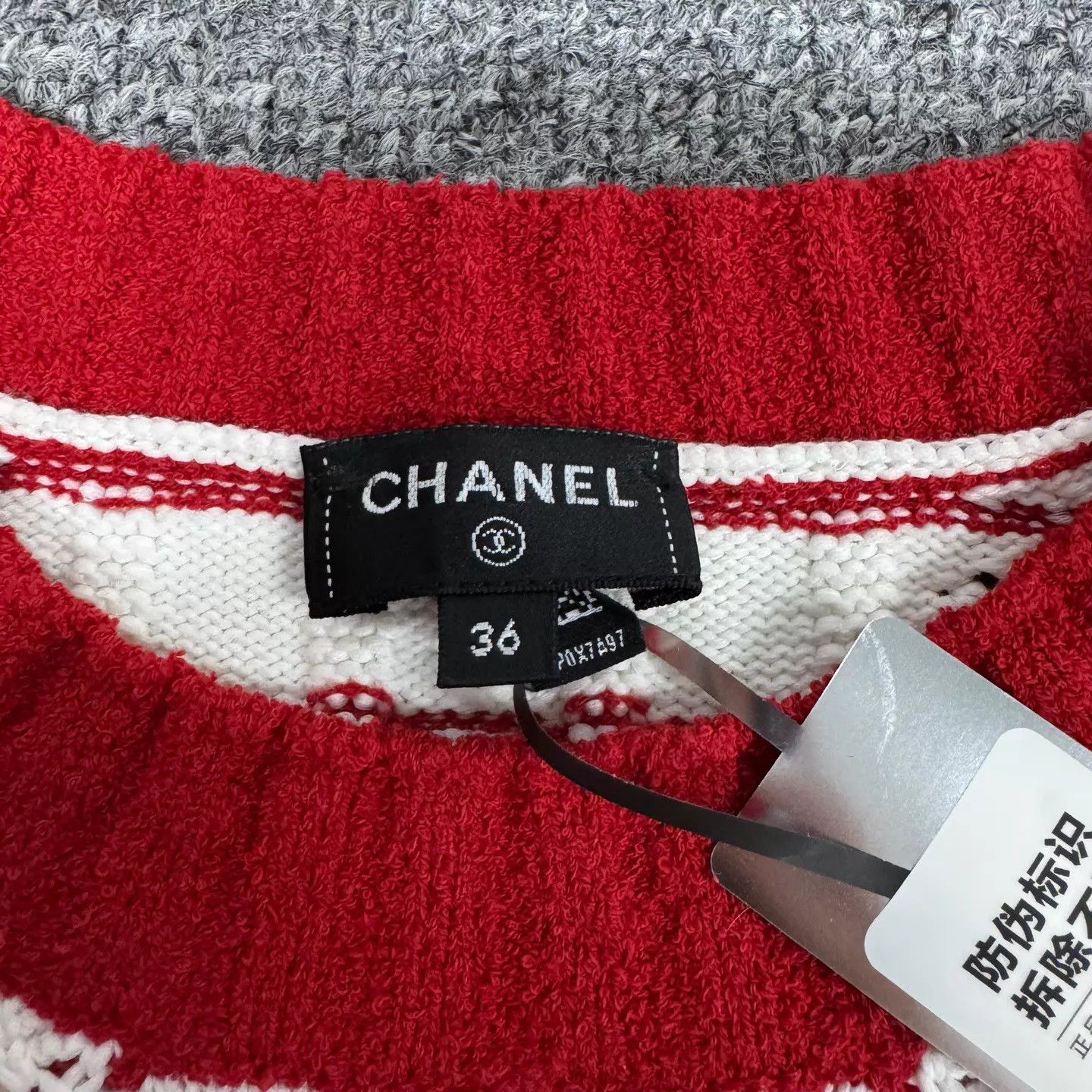 Chanel Chanel Red & White Double C Embroidered Cropped Knit Top Size XS / US 0-2 / IT 36-38 - 6 Thumbnail