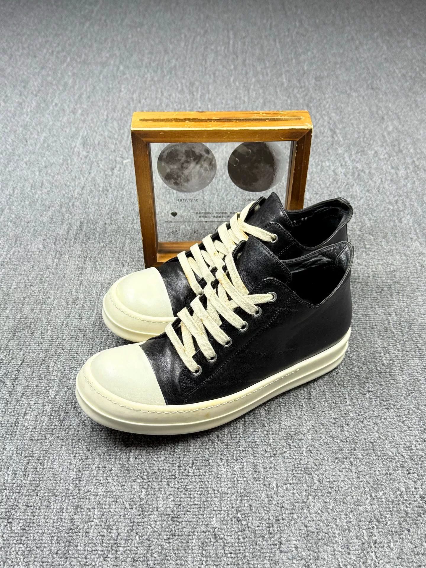 Converse Converse Leather Black Lowtop Sneakers 5.5 Men Size US 5.5 / EU 38 - 1 Thumbnail