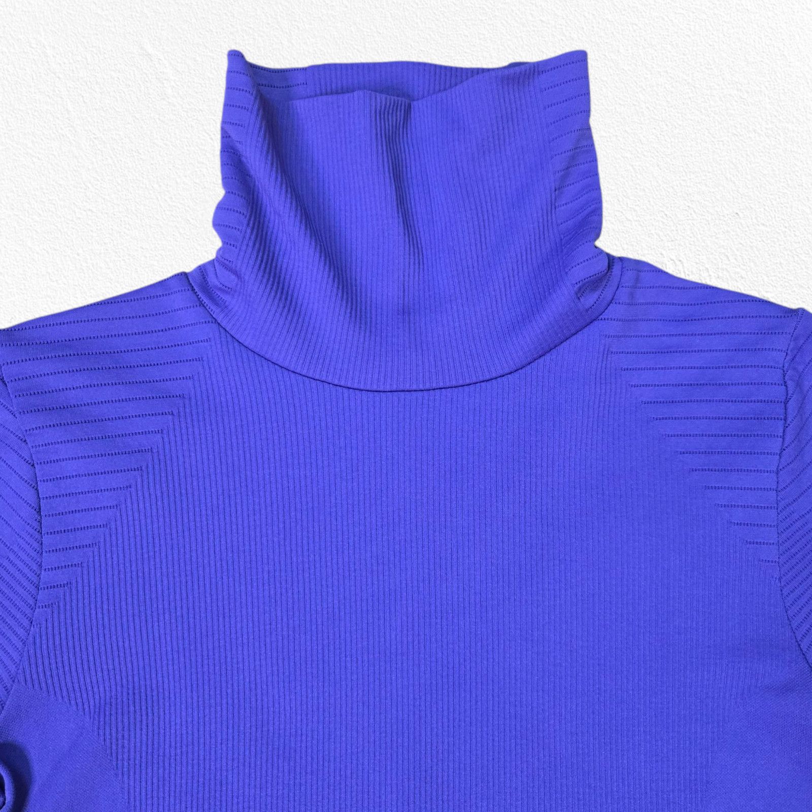 Athleta Athleta Tanzanite Blue Flurry Blizzard Turtleneck Size Small Size S / US 4 / IT 40 - 3 Thumbnail