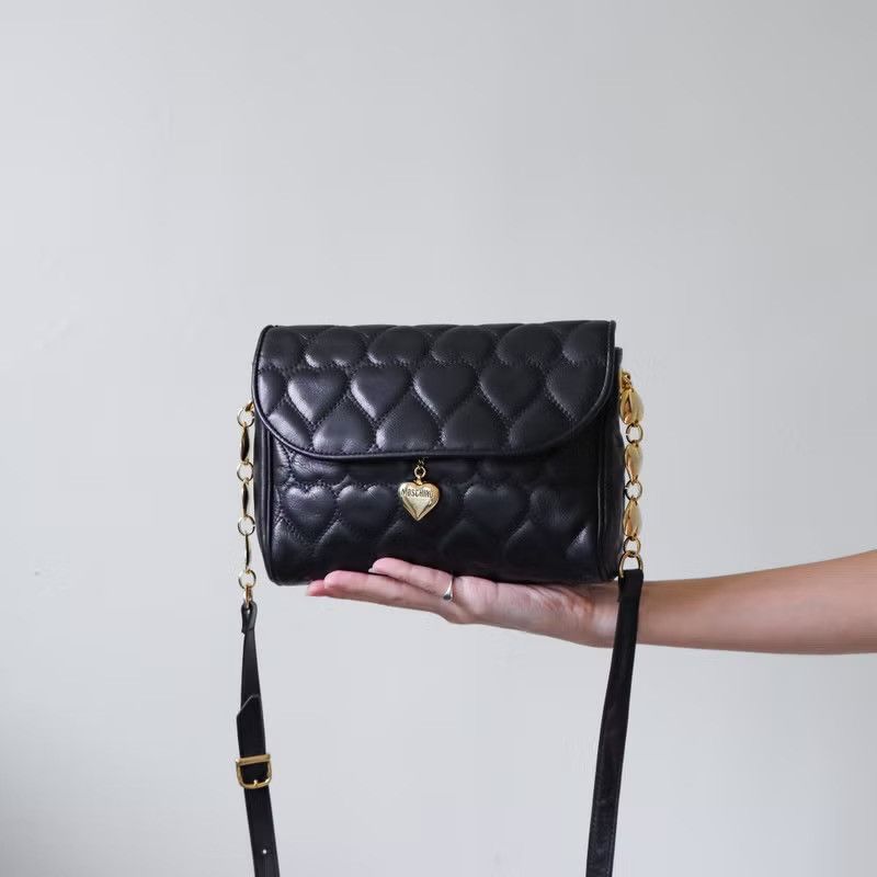Genuine Leather × Moschino Vintage Moschino Leather Quilted Heart Pattern Shoulder Bag Size ONE SIZE - 1 Thumbnail