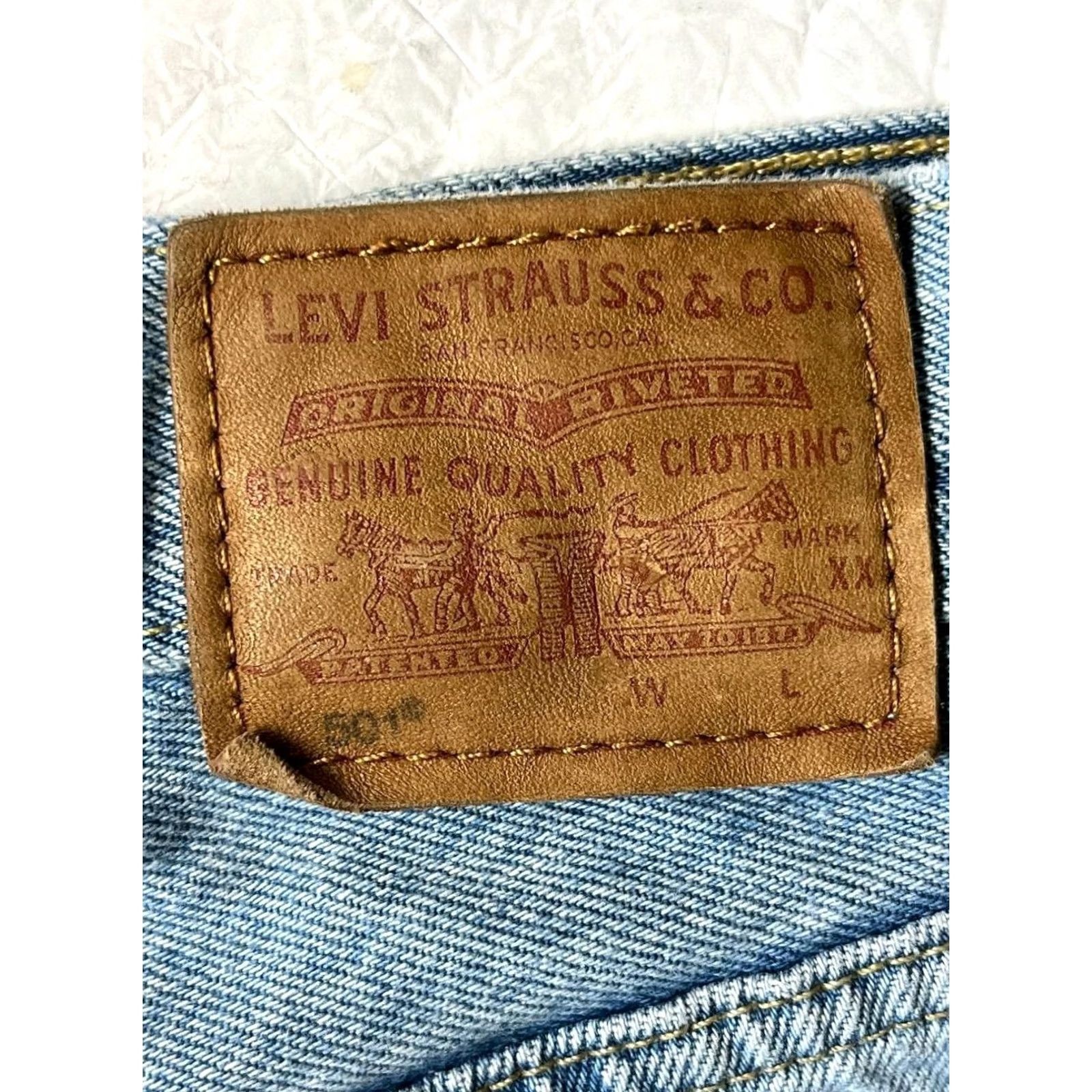Levi's VINTAGE Levi's 501 distressed cutoff shorts light wash blue Denim Womens Size 27 Cut-Off Denim, Flat Front, Regular Size 27, Womens Blue denim shorts Size 27" / US 4 / IT 40 - 6 Thumbnail