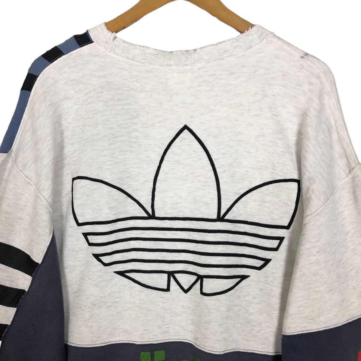 Adidas Vintage 90s Adidas Originals Crewneck Sweatshirt Big Logo Size US L / EU 52-54 / 3 - 10 Thumbnail