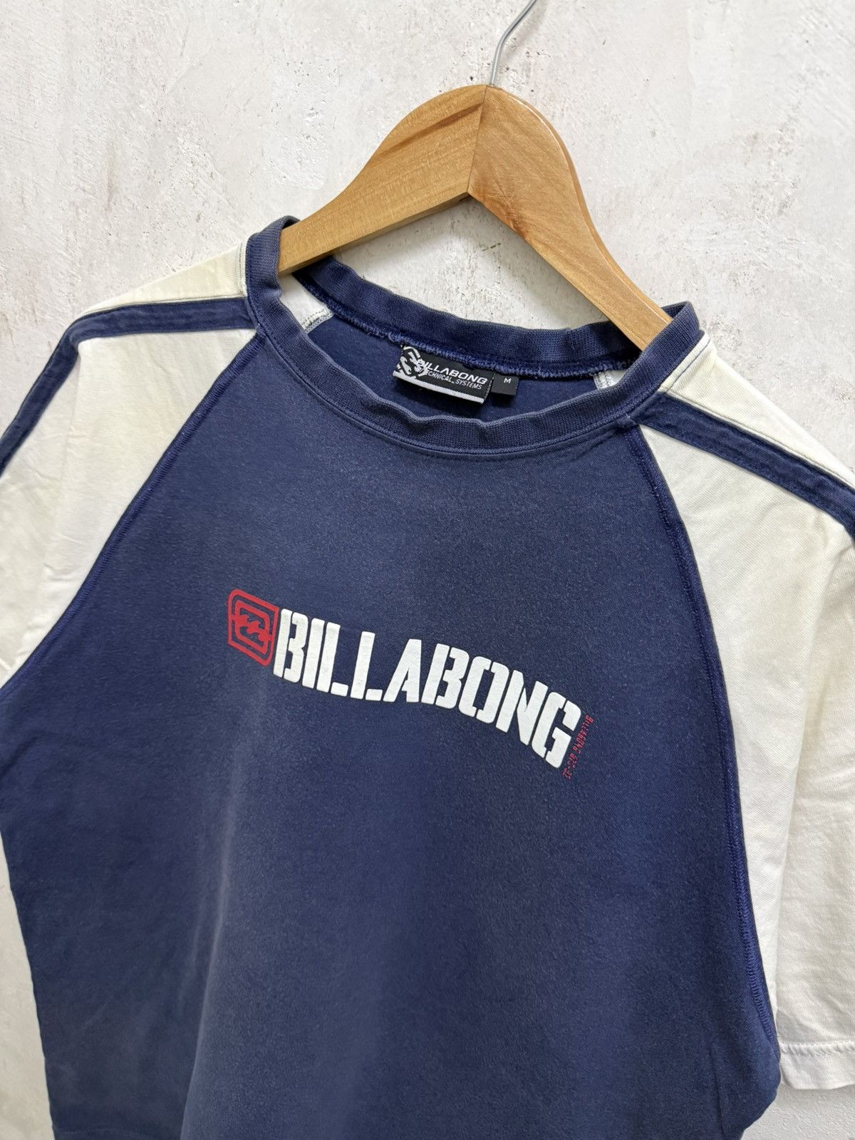 Billabong 2000s Distressed Billabong Script y2k Tee Size US M / EU 48-50 / 2 - 3 Thumbnail