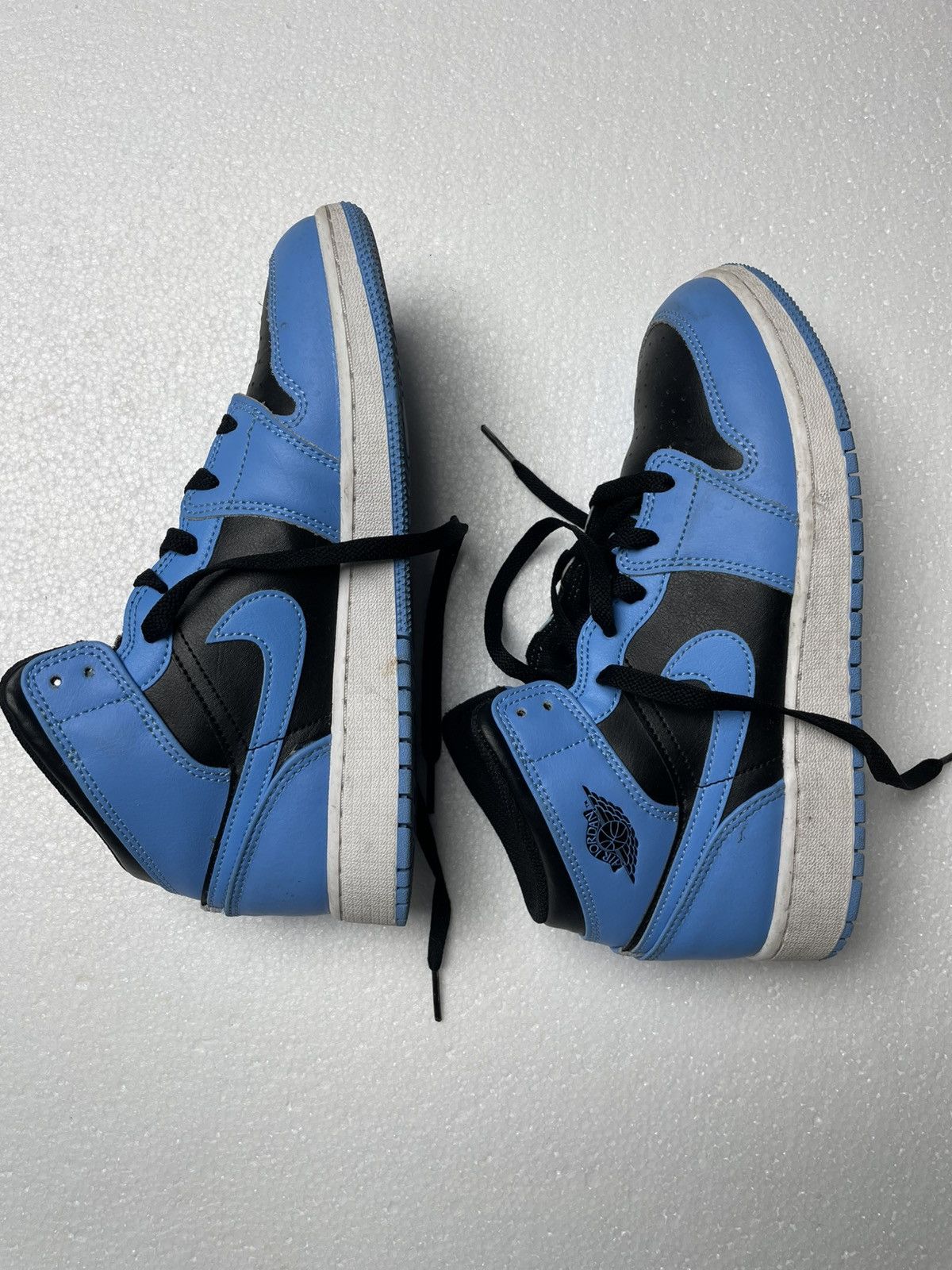 Jordan Brand Nike Air Jordan 1 Mid sneakers 6.5US Size US 6.5 / EU 39-40 - 4 Thumbnail