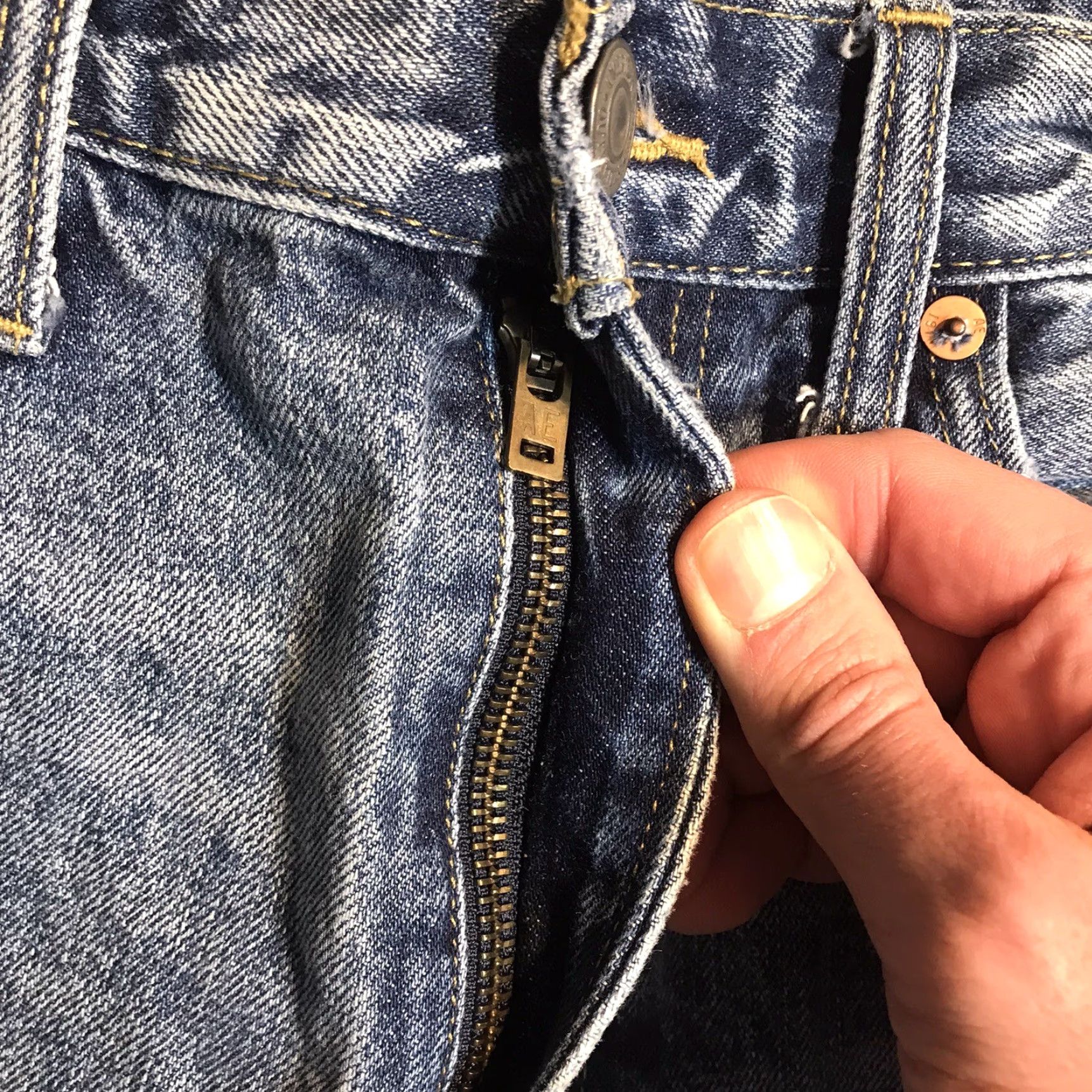 American Eagle Outfitters VINTAGE American Eagle Jeans Taper Relaxed Distressed Denim Blue Mens 30x29.5 (32x29.5) Size US 30 / EU 46 - 7 Thumbnail