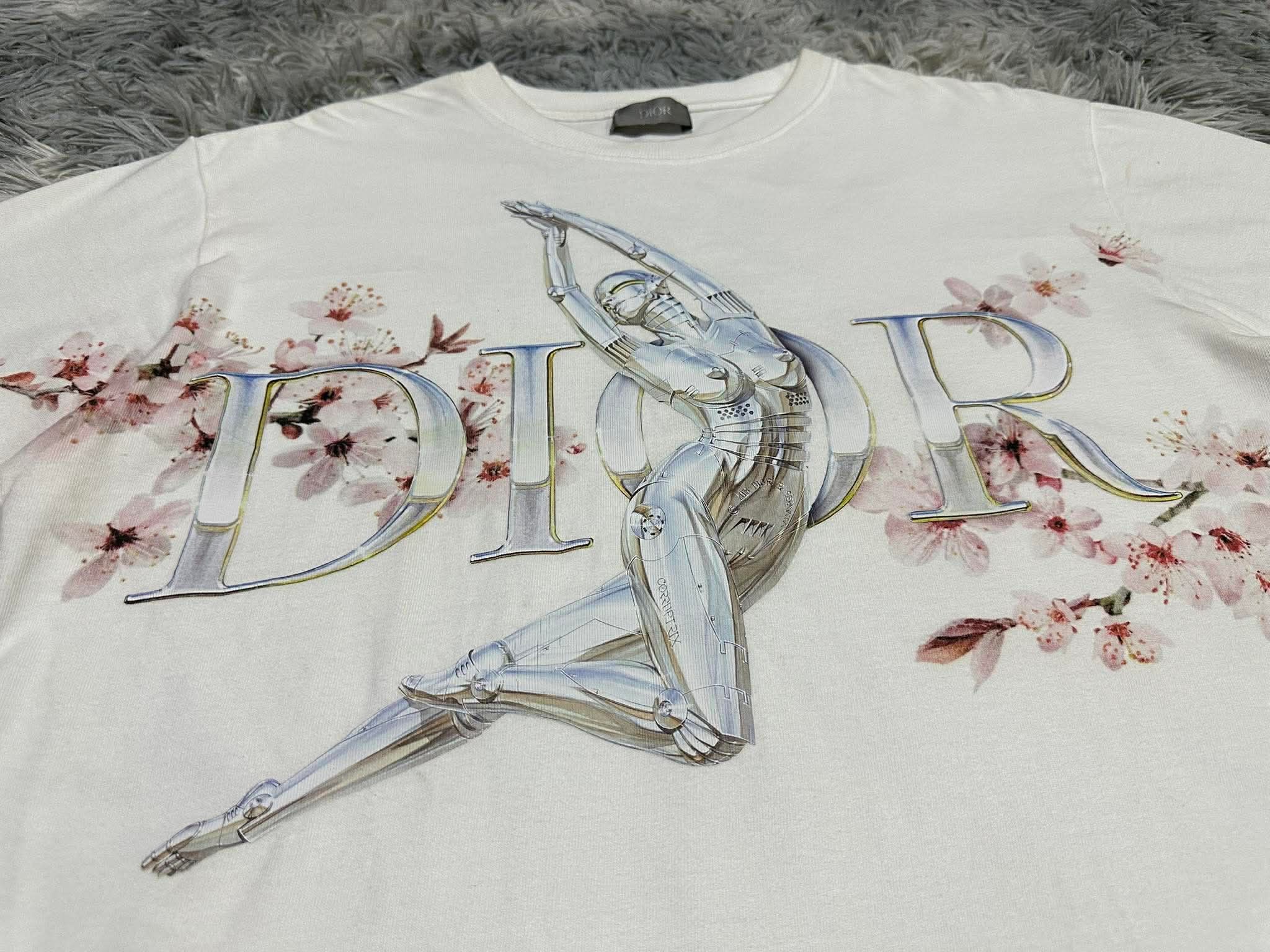 Dior Dior sorayama tee Size US L / EU 52-54 / 3 - 2 Thumbnail