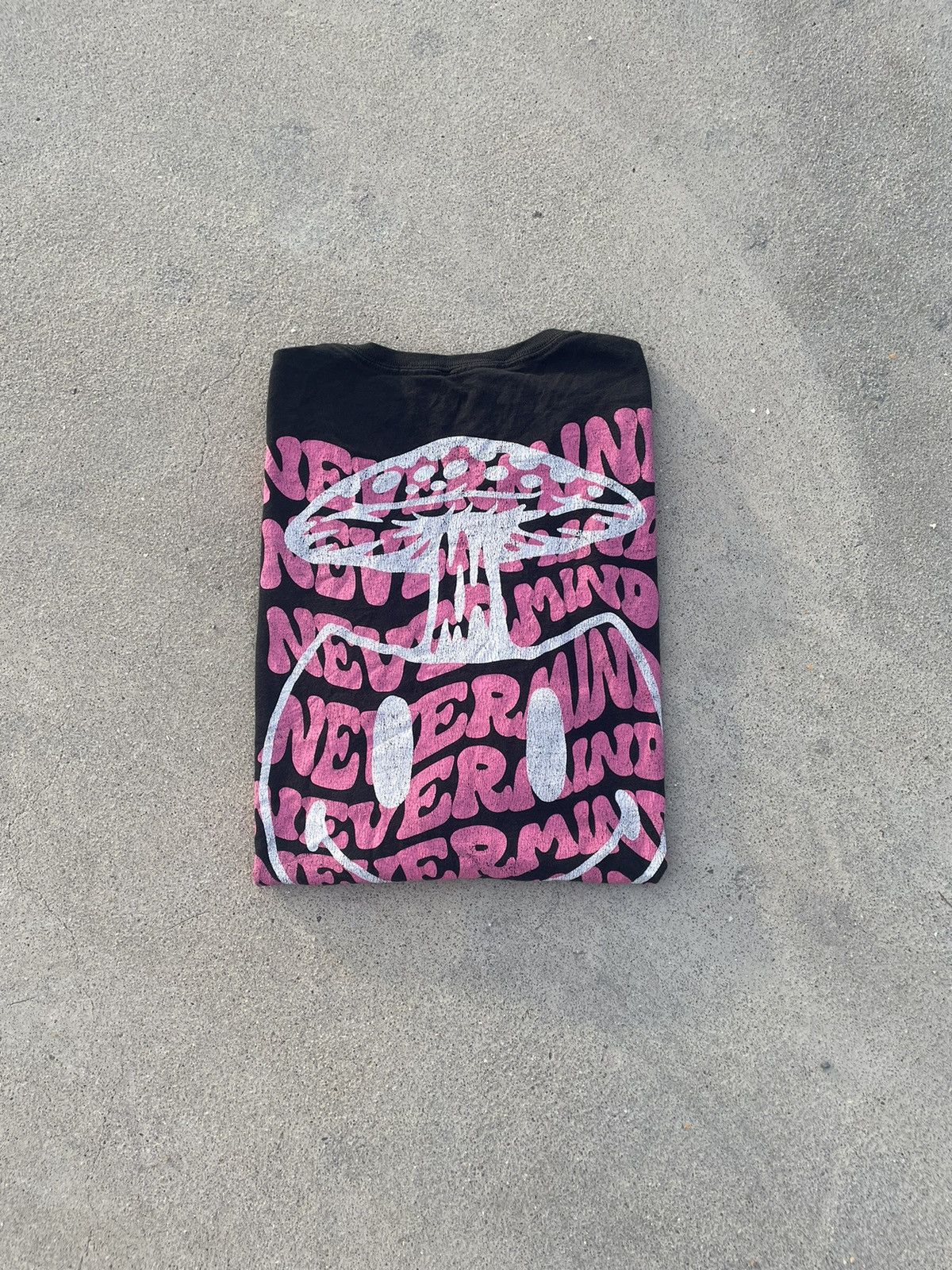 NEFF Neff Mushroom smiley Black T-shirt Have Back-hit Size US XL / EU 56 / 4 - 1 Thumbnail