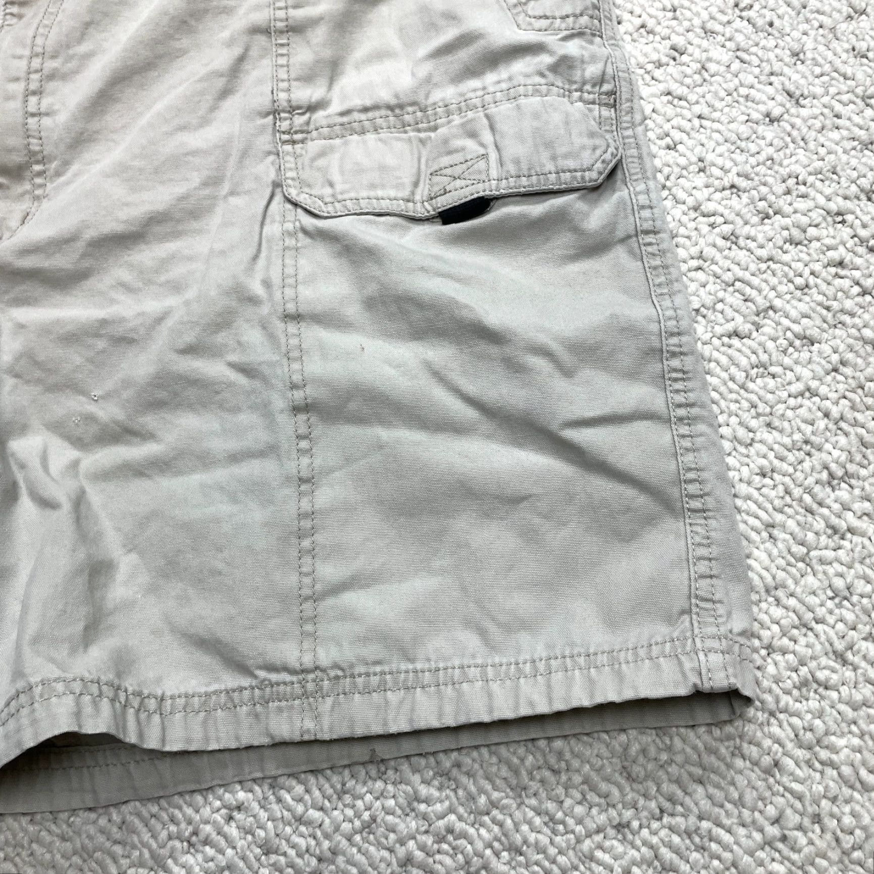Wrangler Wrangler Cargo Shorts Mens 44 Light Beige Pockets 8" Inseam Solid Cotton High R Cotton Shorts Mens 44 Beige Cargo Pockets 8" Inseam Wrangler Size US 44 / EU 60 - 3 Thumbnail