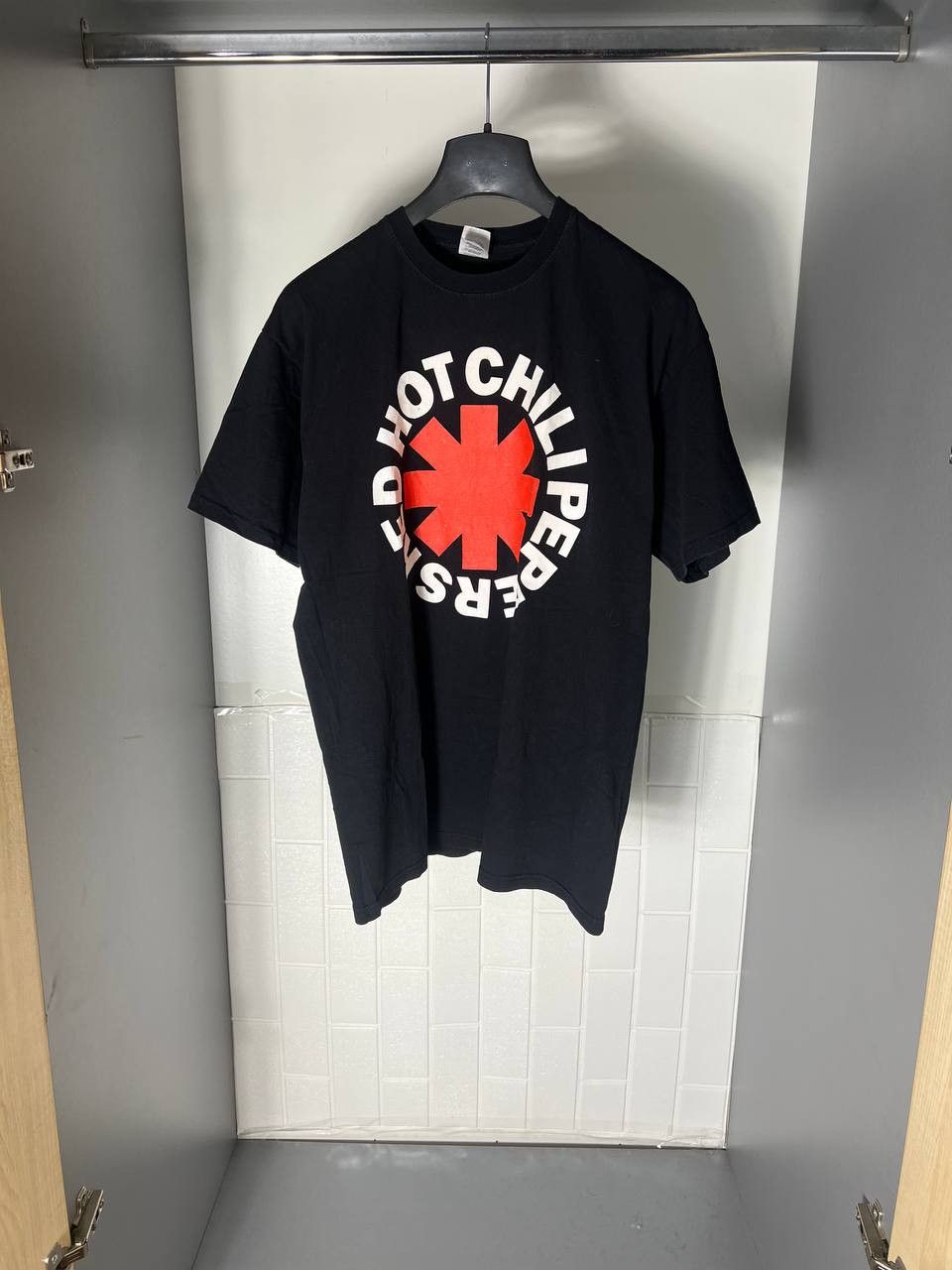 Band Tees VINTAGE HOT CHILI PEPPERS RED TOUR ROCK METAL PUNK Y2K 90s Size US L / EU 52-54 / 3 - 1 Thumbnail