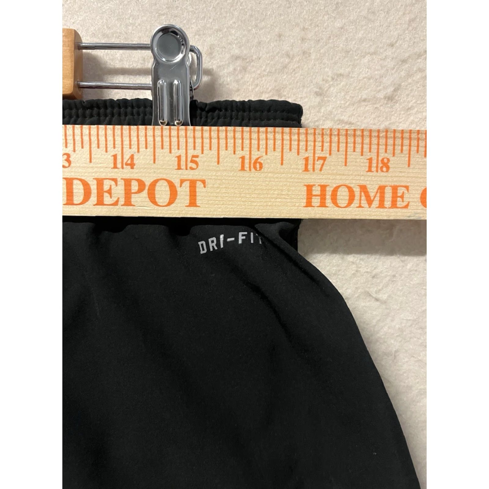 Nike **Nike Black XL Women's Athletic Shorts with Pink Lining** User: Nike Classic Fit Black XL Women's Athletic Shorts with Pink Lining Size 40" / US 18 - 3 Thumbnail