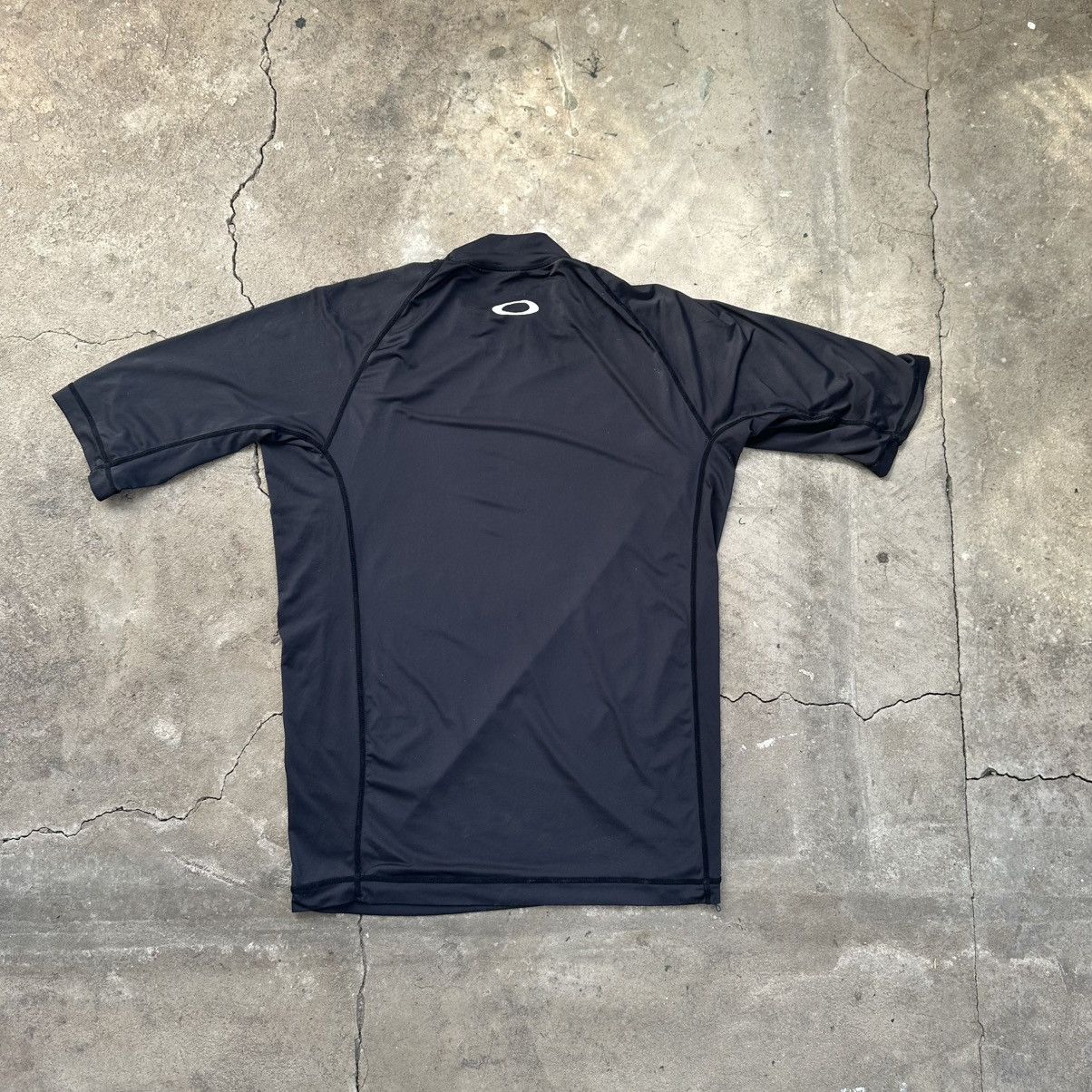 Oakley Vintage Oakley termo Jersey Tshirt Y2K Tee Size US XL / EU 56 / 4 - 8 Thumbnail