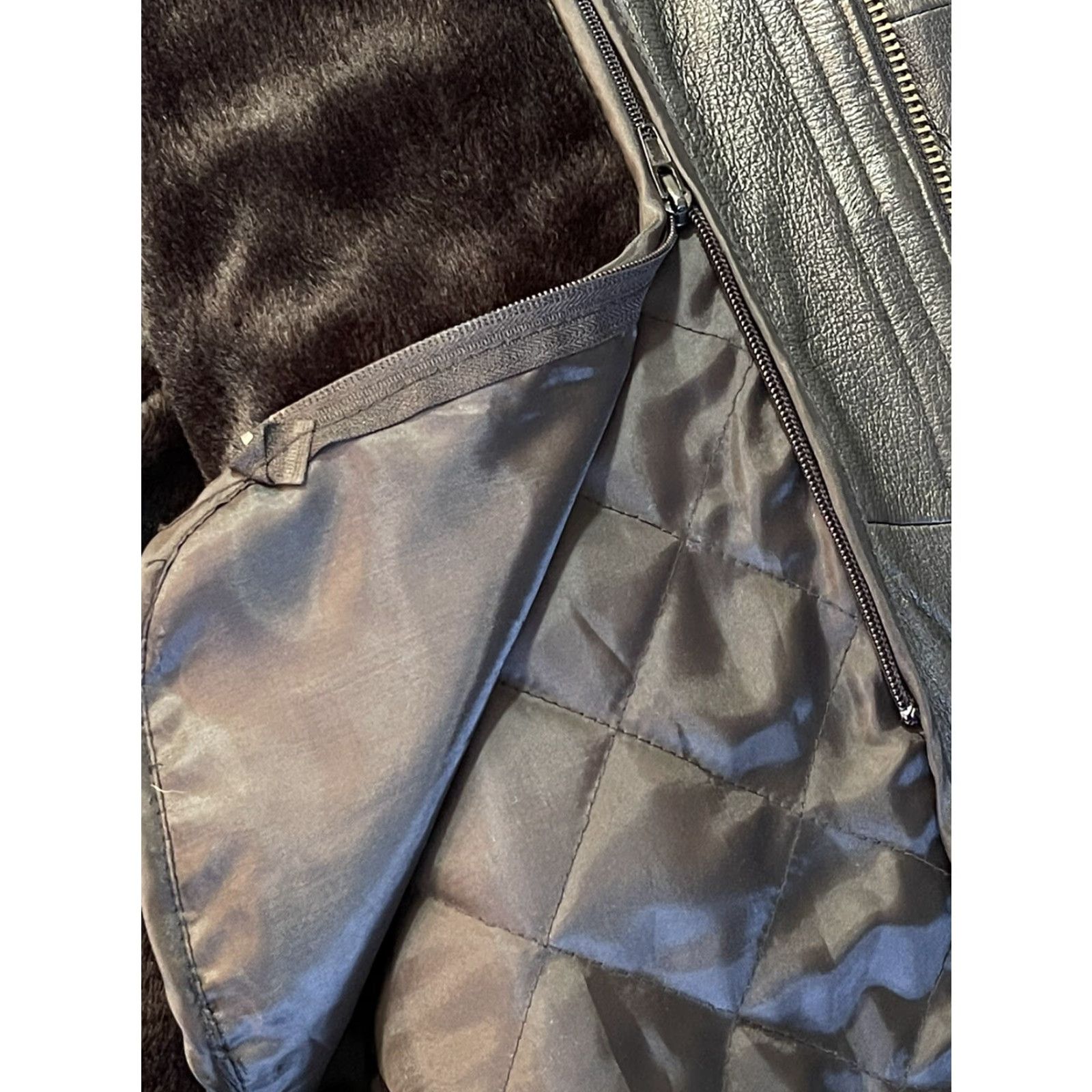 Vintage VINTAGE Tanner Avenue Leather Bomber Jacket - Men - XL - Black Fur-Lined Hooded Flight Coat - 90s USA Theme, Winter Warmth, Zip Closure Size US XL / EU 56 / 4 - 5 Thumbnail