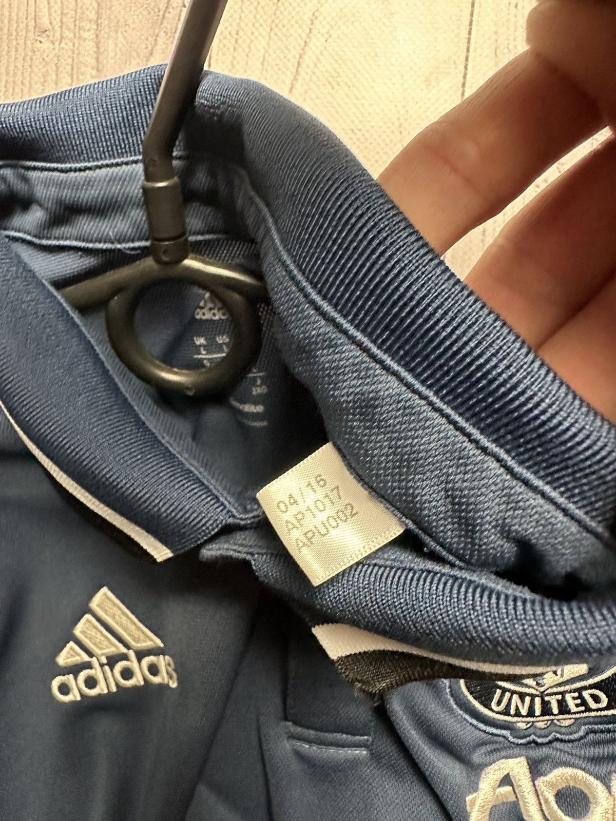 Vintage Adidas Polo Manchester United soccer jersey size L Size US L / EU 52-54 / 3 - 6 Thumbnail