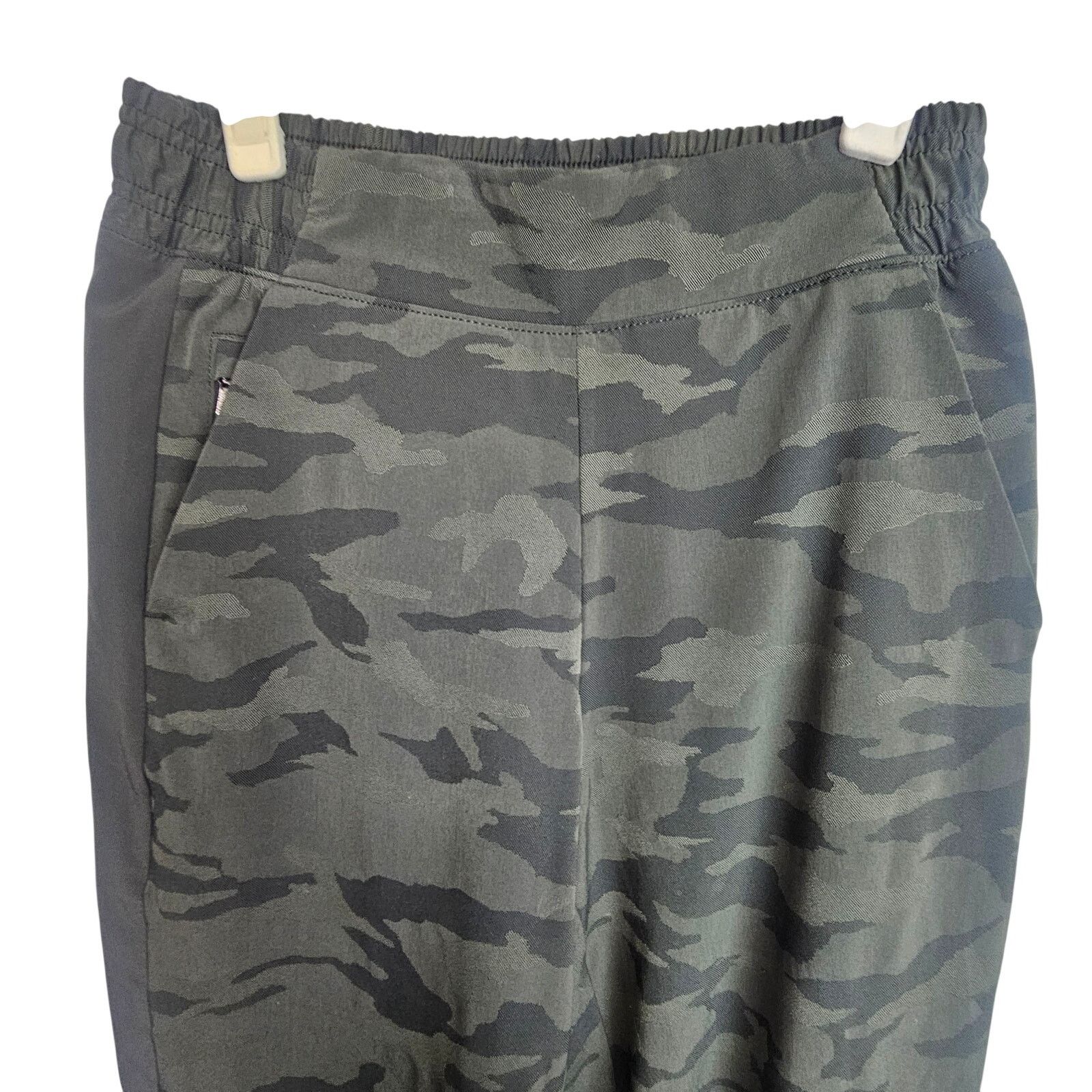 Athleta Athleta Womens Green Camo Brooklyn Textured Lined Joggers 2 Size 26" / US 2 / IT 38 - 2 Thumbnail