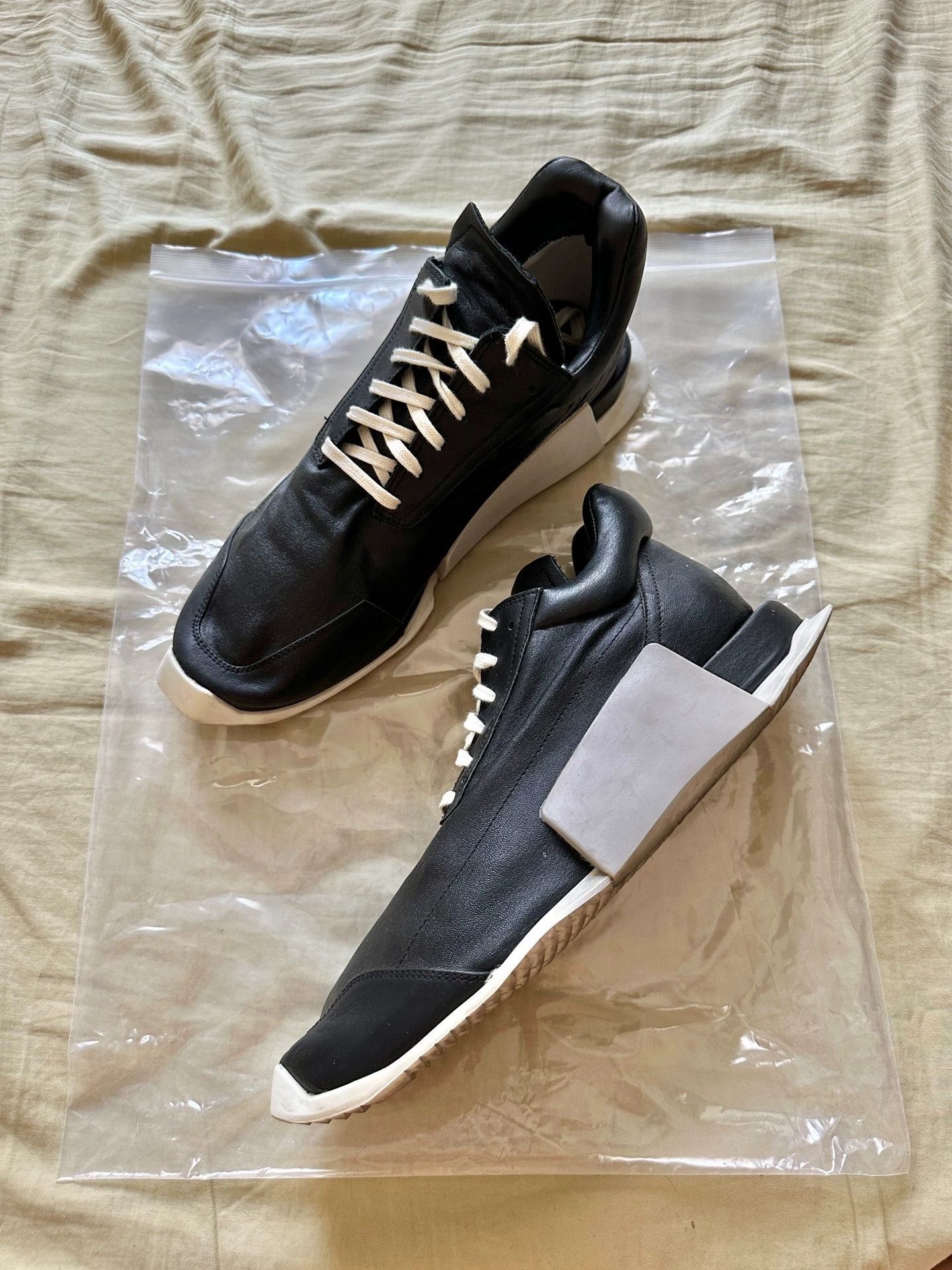Adidas RO x adidas Level Runner Low Unisex Black/Grey 9 No Box Size US 10 / EU 43 - 1 Thumbnail