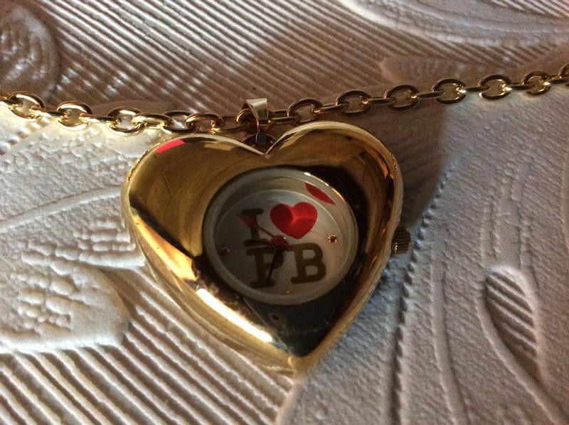Designer Paul's Boutique glod heart watch Size ONE SIZE - 2 Thumbnail