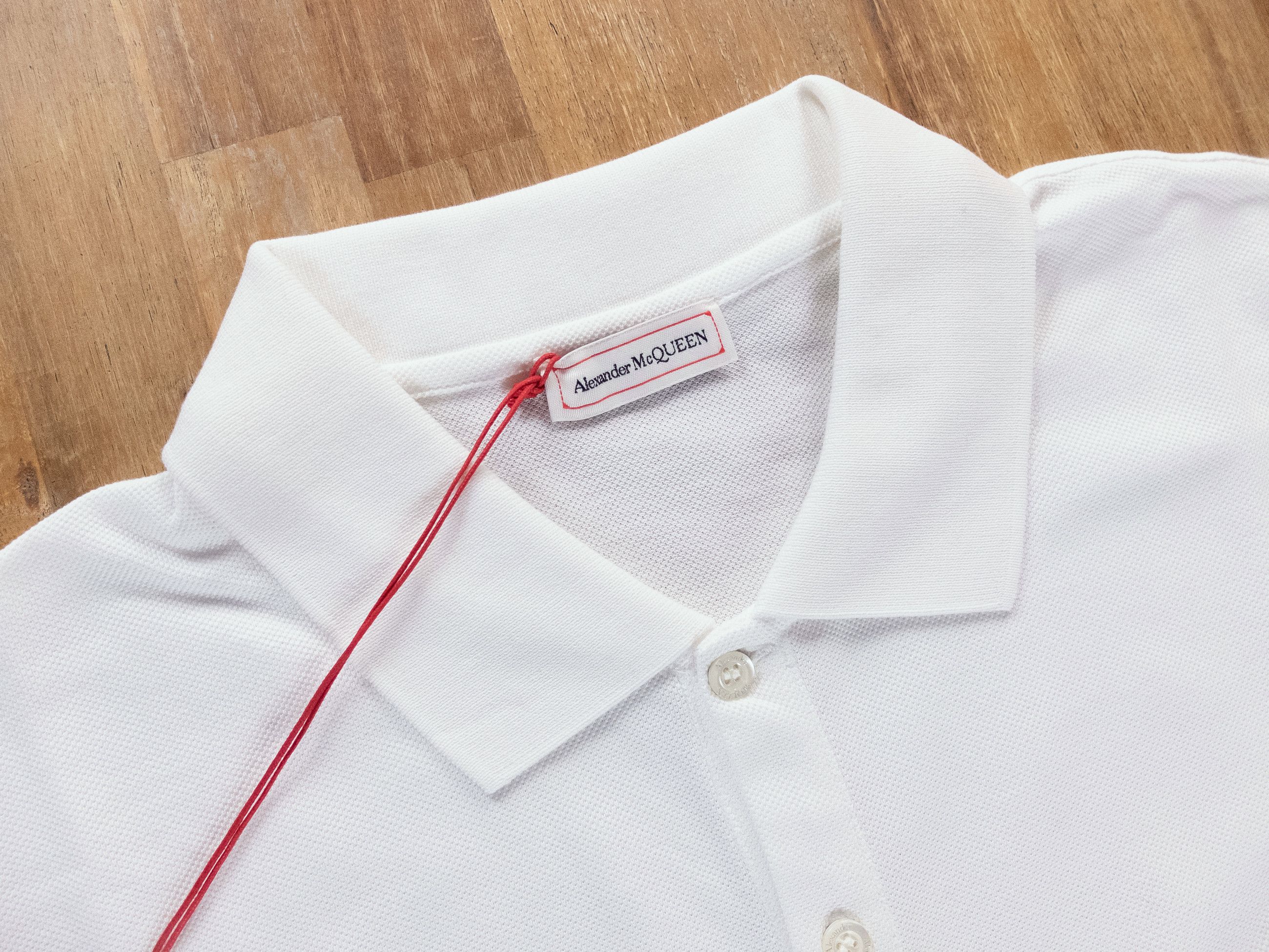 Alexander McQueen ALEXANDER MCQUEEN white skull patch polo shirt Medium q Size US M / EU 48-50 / 2 - 4 Thumbnail