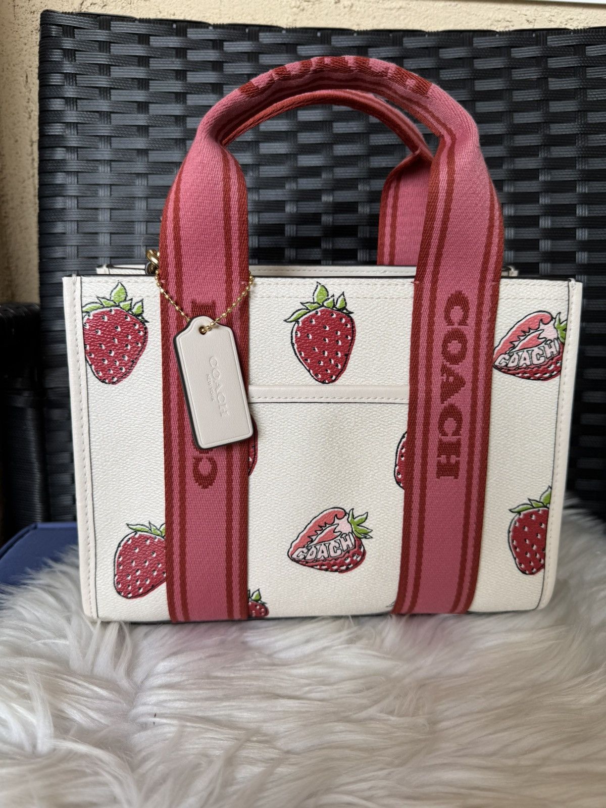 Coach Coach Smith Tote Bag 24 With Strawberry Print CAR80 Size ONE SIZE - 8 Thumbnail