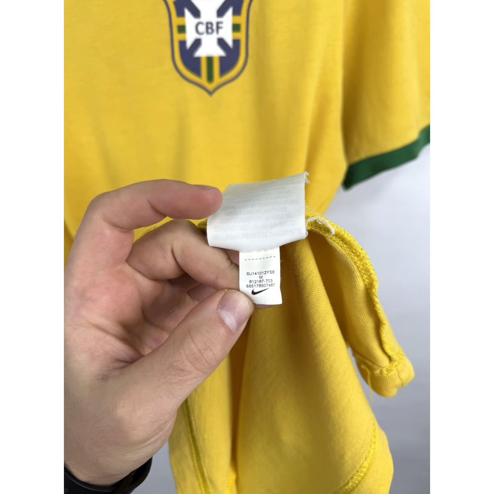 Nike VINTAGE Nike Brazil CBF Soccer T-Shirt M Men Yellow Retro 90s Size US M / EU 48-50 / 2 - 7 Thumbnail
