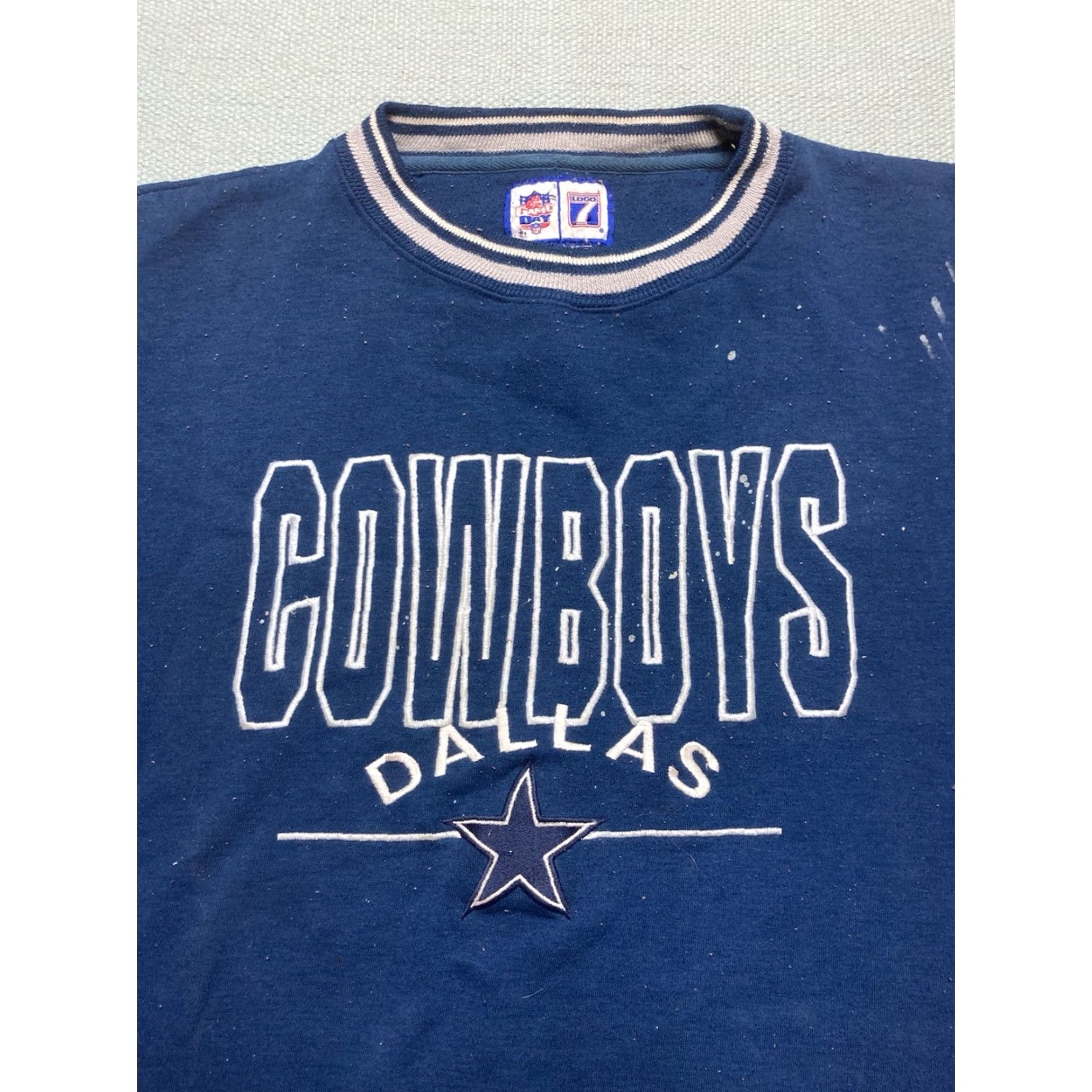 NFL VINTAGE 90s Dallas Cowboys NFL Logo 7 Embroidered Sweatshirt XL Adult Blue Pullover Mens Size US XL / EU 56 / 4 - 2 Thumbnail