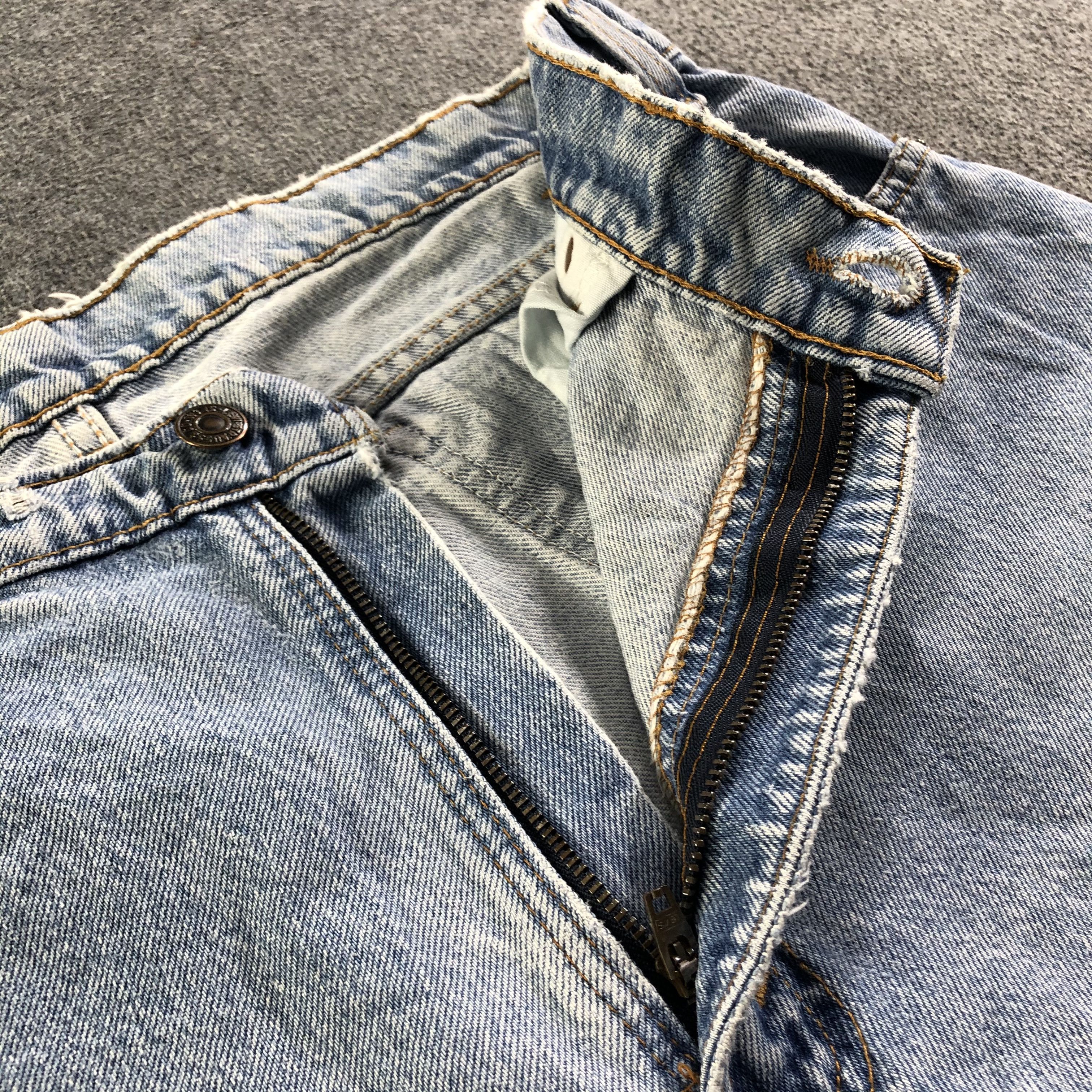 Levi's Vintage Light Wash Levis 560 Jeans-J3528 Size US 33 - 8 Thumbnail
