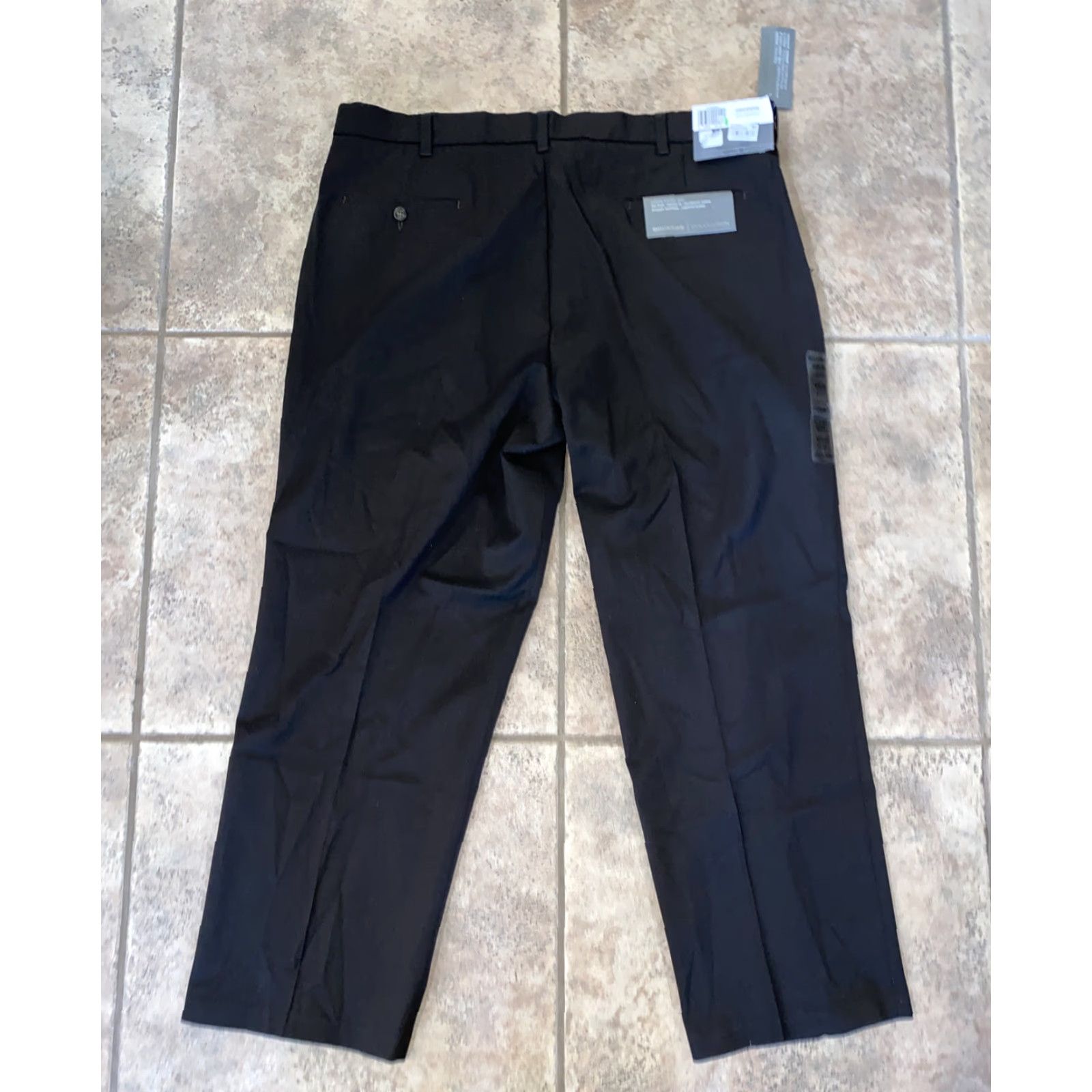 Dockers DOCKERS Innovations Mens Black Pleated Dress Pants Size 40 X 30 NWT Pants Mens Regular 30 Inseam Black Dress Pants Size US 40 / EU 56 - 4 Thumbnail
