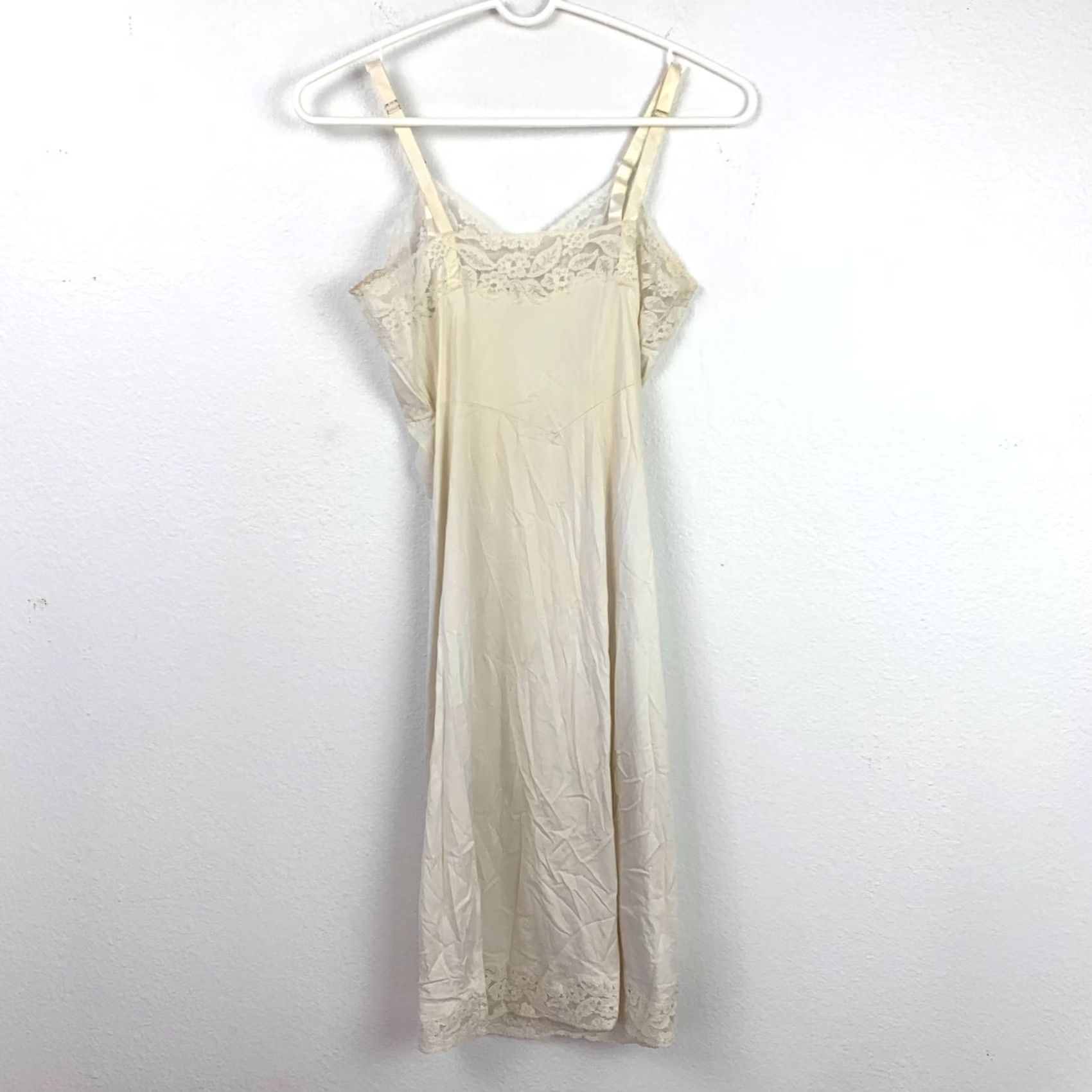 Vintage VINTAGE ShadowLine White Nylon Lace Nightgown Shirt ShadowLine Womens 32 White 1960s Eveningwear Size ONE SIZE - 3 Thumbnail