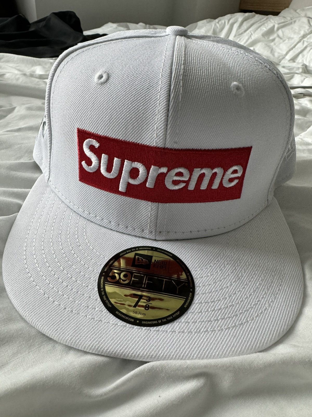 Supreme Supreme New Era Money Box Logo White Size 7 3/8 | Grailed