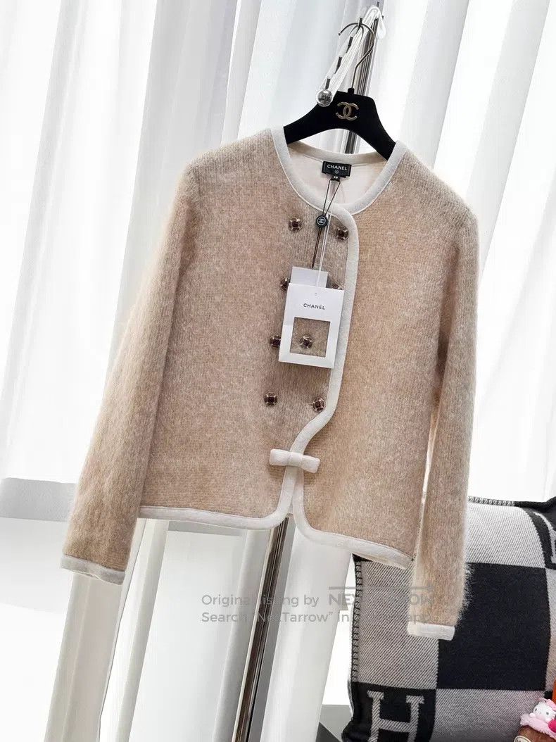 Chanel Chanel Khaki white double-breasted horsehair long-sleeved Size XS / US 0-2 / IT 36-38 - 1 Thumbnail