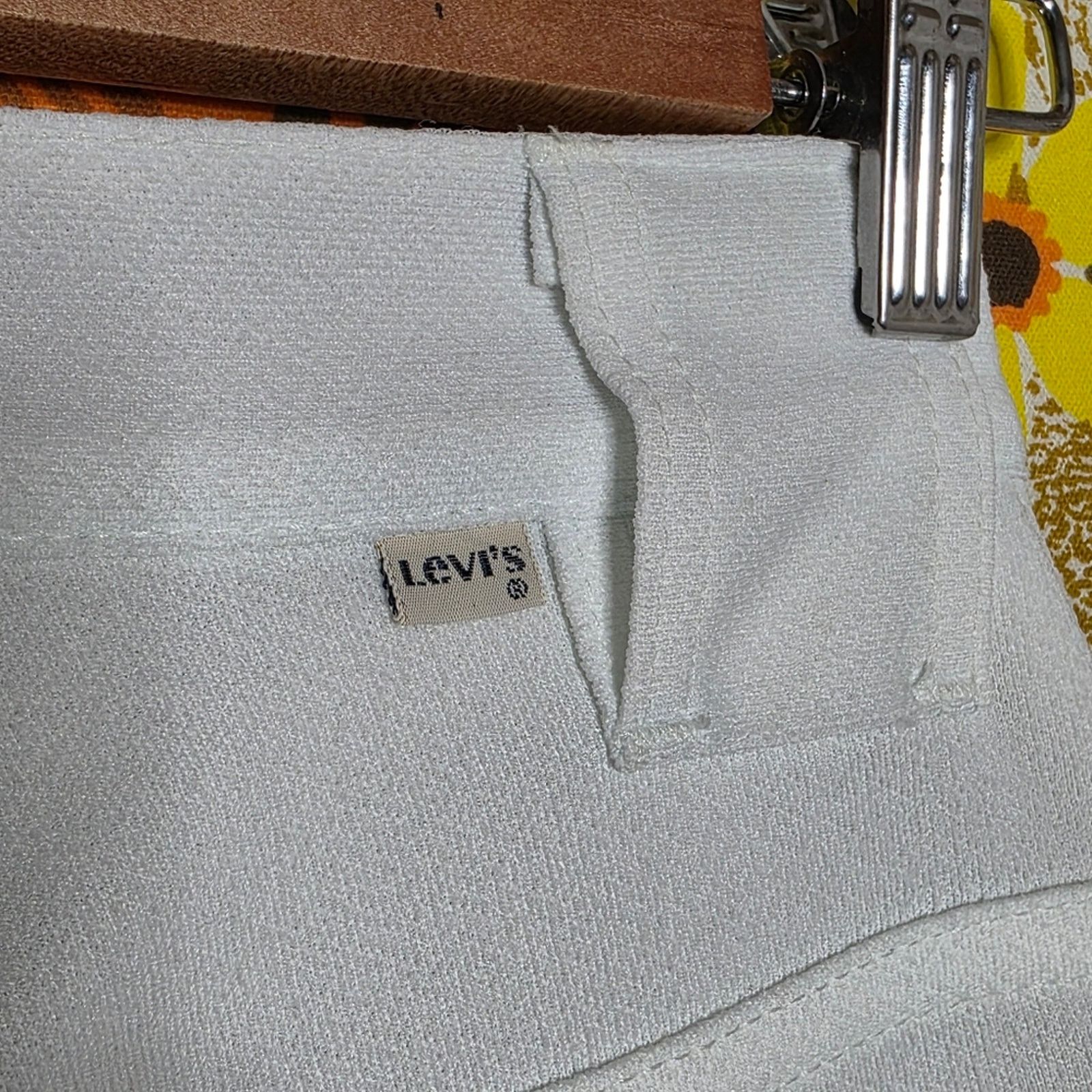 Levi's VTG 70s Levi’s White Bell Bottom Pants Big Flare Cuffed Size 24" / US 00 / IT 34 - 6 Thumbnail