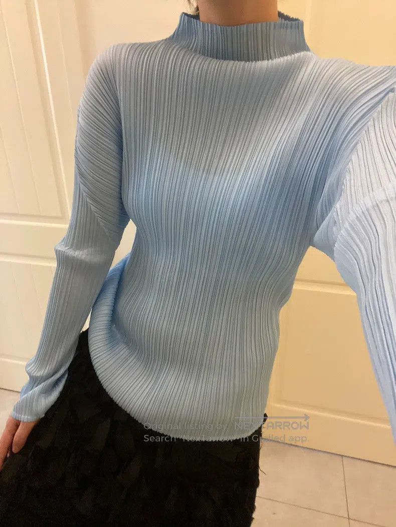 Issey Miyake Issey Miyake Light Blue Pleated Top Size L / US 10 / IT 46 - 1 Thumbnail