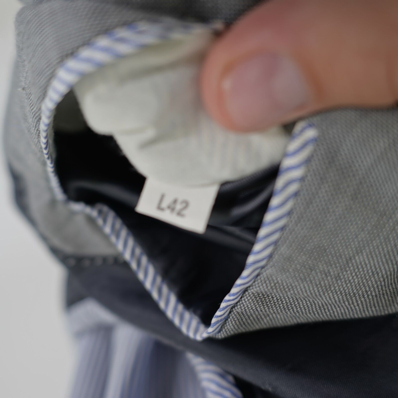 Tommy Hilfiger DAMAGED Tommy Hilfiger Wool Gray Sharkskin 42R 2 Button Blaz Size 42R - 12 Thumbnail