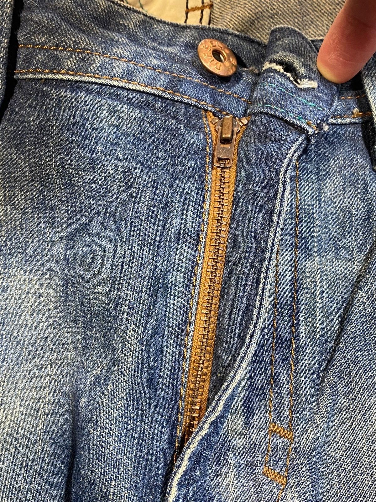 Diesel × Vintage Vintage Diesel Thavar Y2k Hype Distressed Washed Denim Jeans Size US 33 - 21 Thumbnail