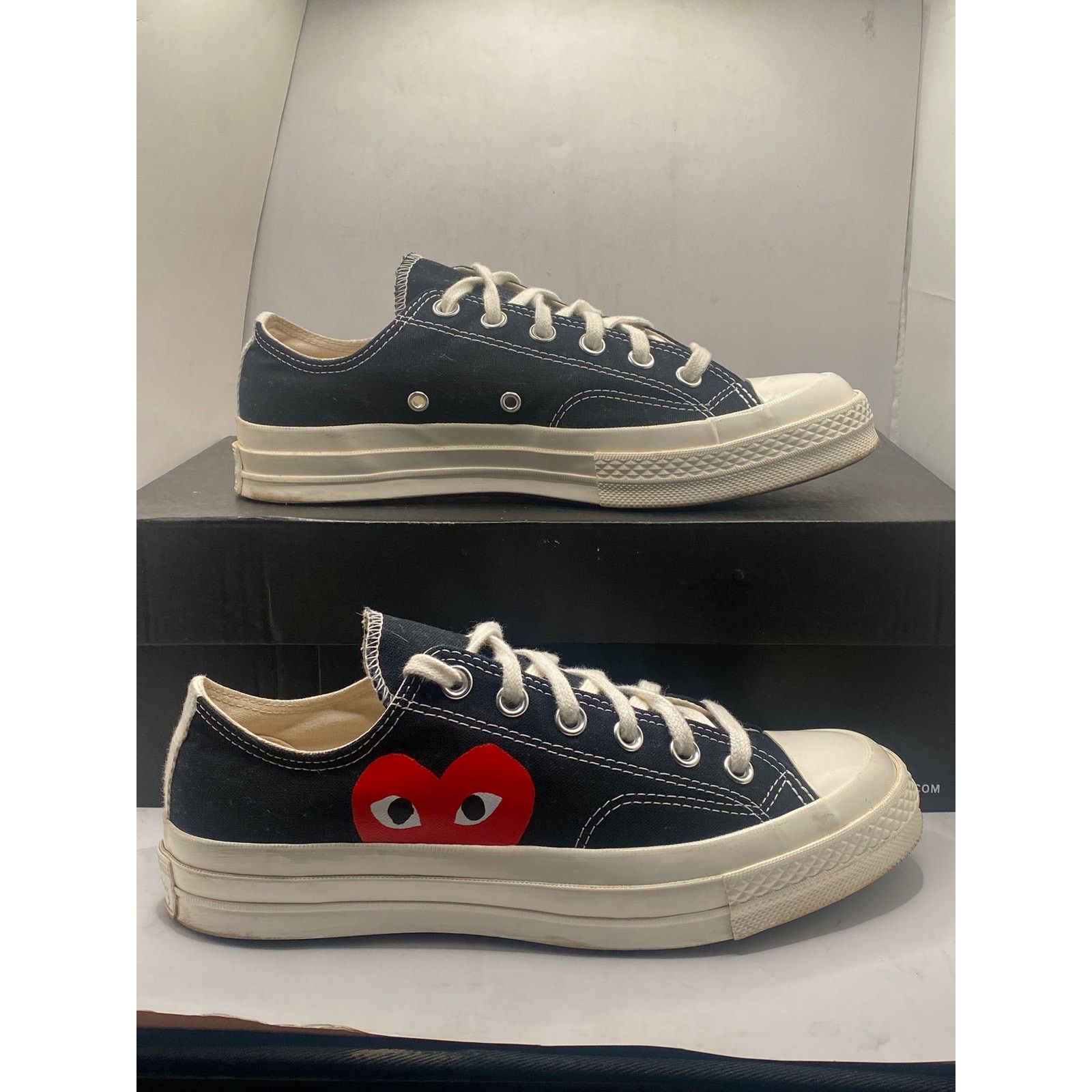Converse Converse x Comme des Garçons PLAY Chuck 70 Low Top M7/W9 Size US 7 / EU 40 - 1 Thumbnail