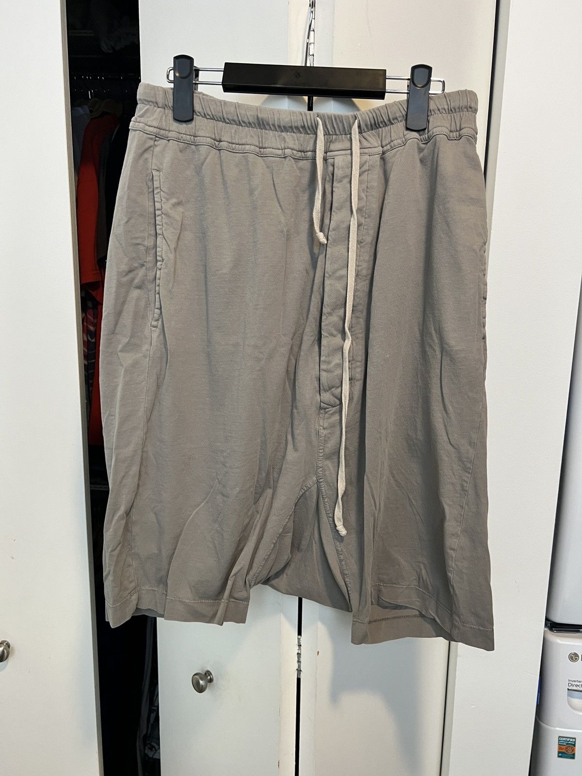 Rick Owens Drkshdw Rick Owens DRKSHDW Grey Drawstring Shorts – Size M Size US 32 / EU 48 - 1 Thumbnail