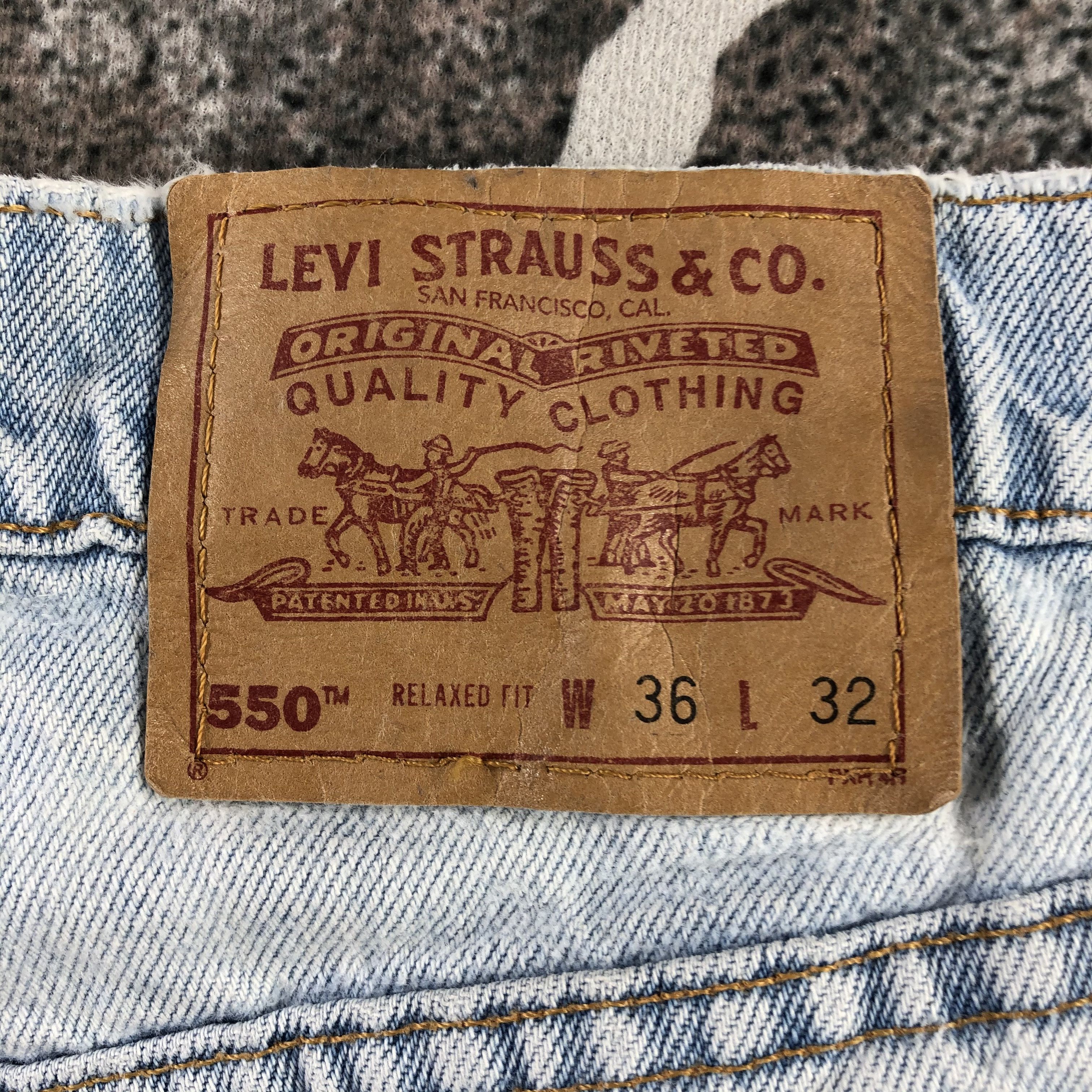 Levi's Vintage 90s Levis 550 Jeans Lightwash Denim KJ1376 Size US 35 - 5 Thumbnail