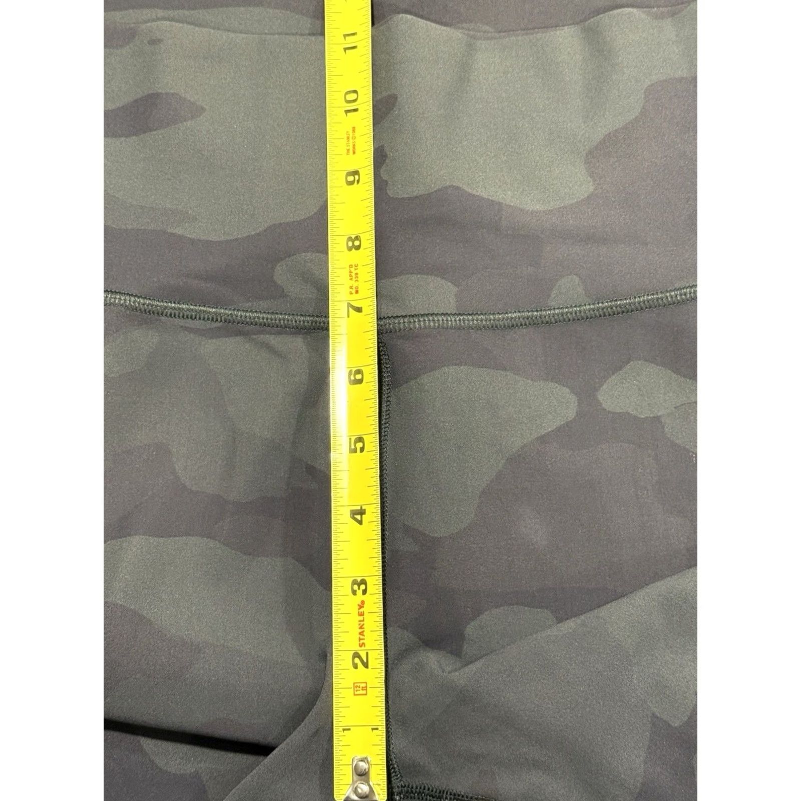 Alo ALO Leggings Womens Large Green Camo High Rise Ankle Yoga Pants Gym Activewear Size 36" / US 14 / IT 50 - 3 Thumbnail