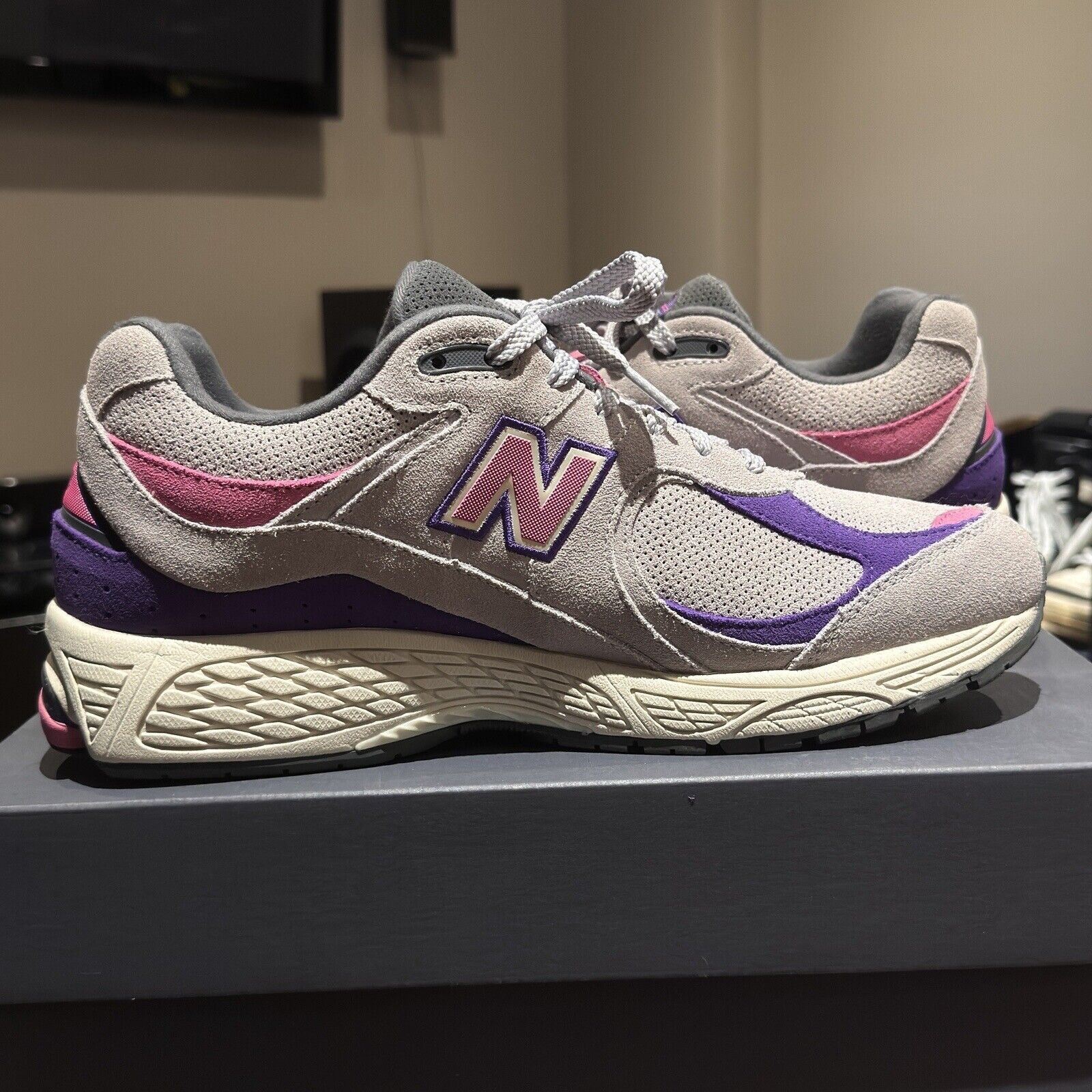 New Balance Size 10 - New Balance 2002R Rain Cloud Size US 10 / EU 43 - 9 Thumbnail