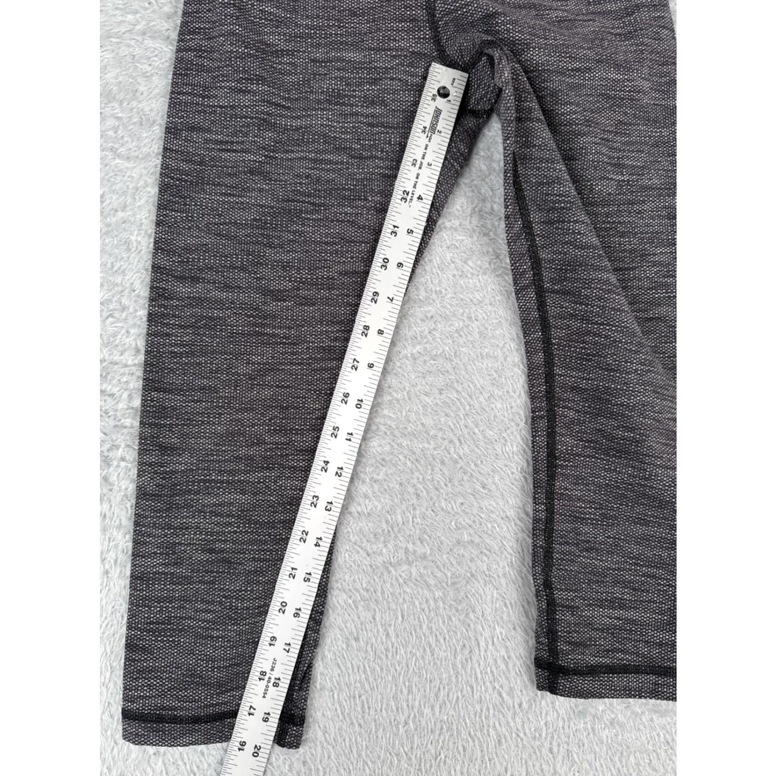 Lululemon Lululemon Pants Women 6 Gray Wunder Under Crop III Full-On Luxtreme 21" Cropped Yoga Athletic Straight Inseam 21 in Size 28" / US 6 / IT 42 - 5 Thumbnail
